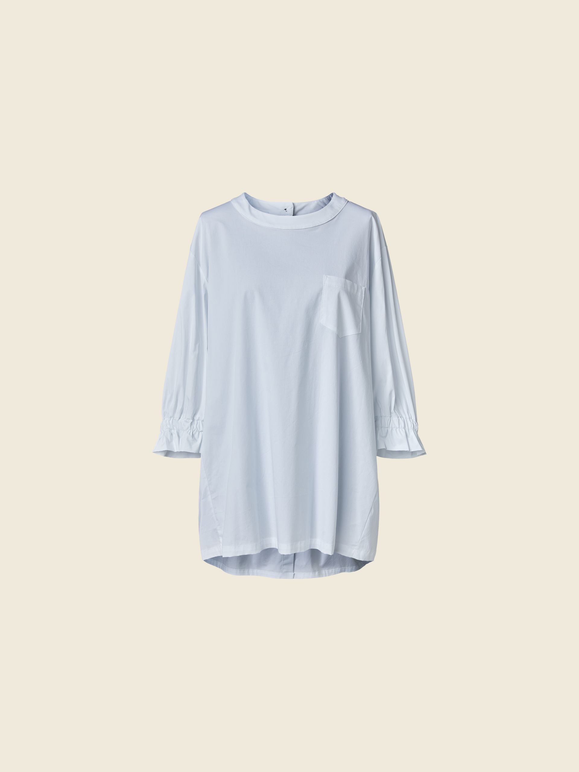 SHIRT WITH FOLDS AND BACK CLOSURE