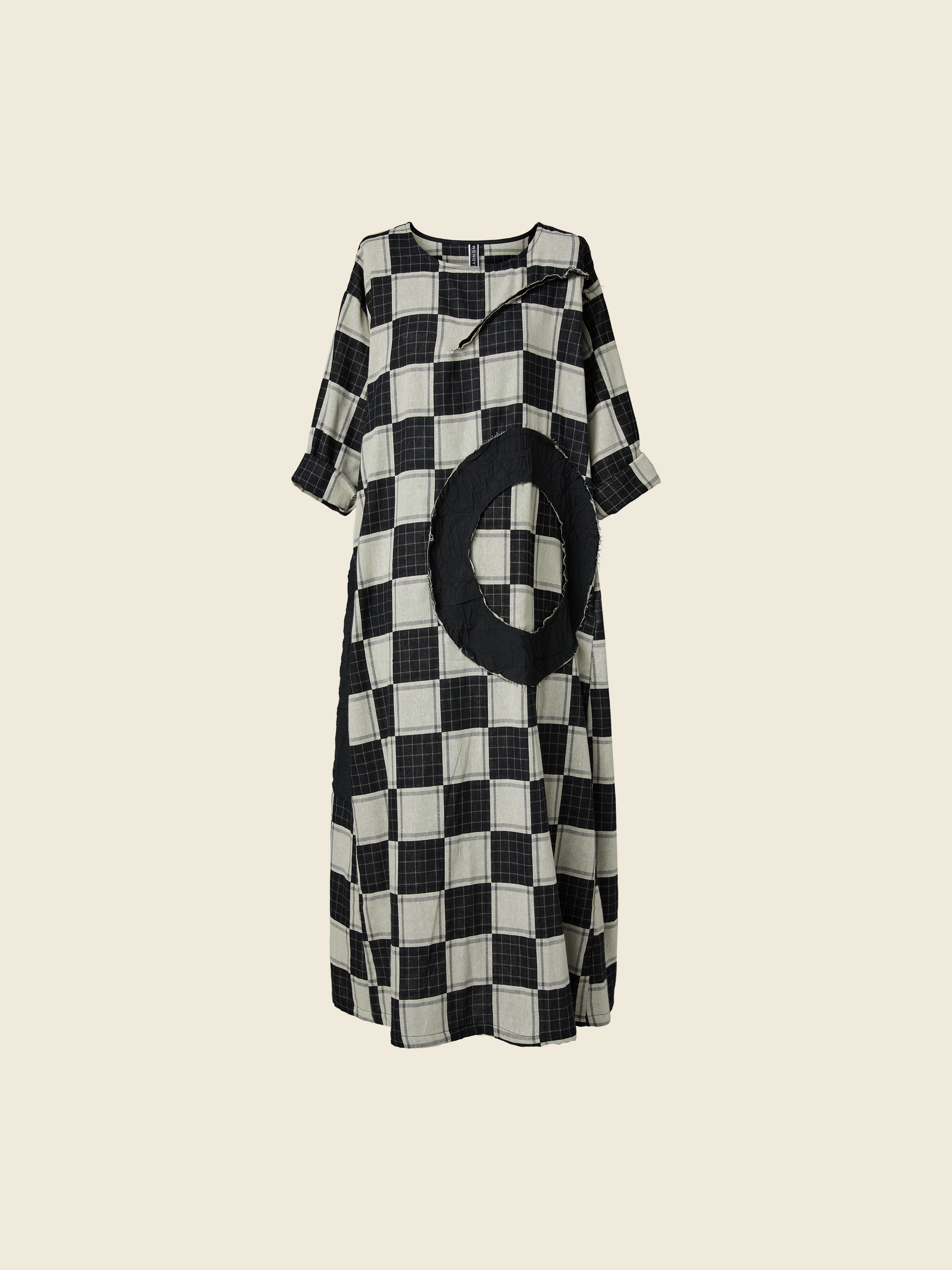 CHECKED DRESS WITH O DETAIL