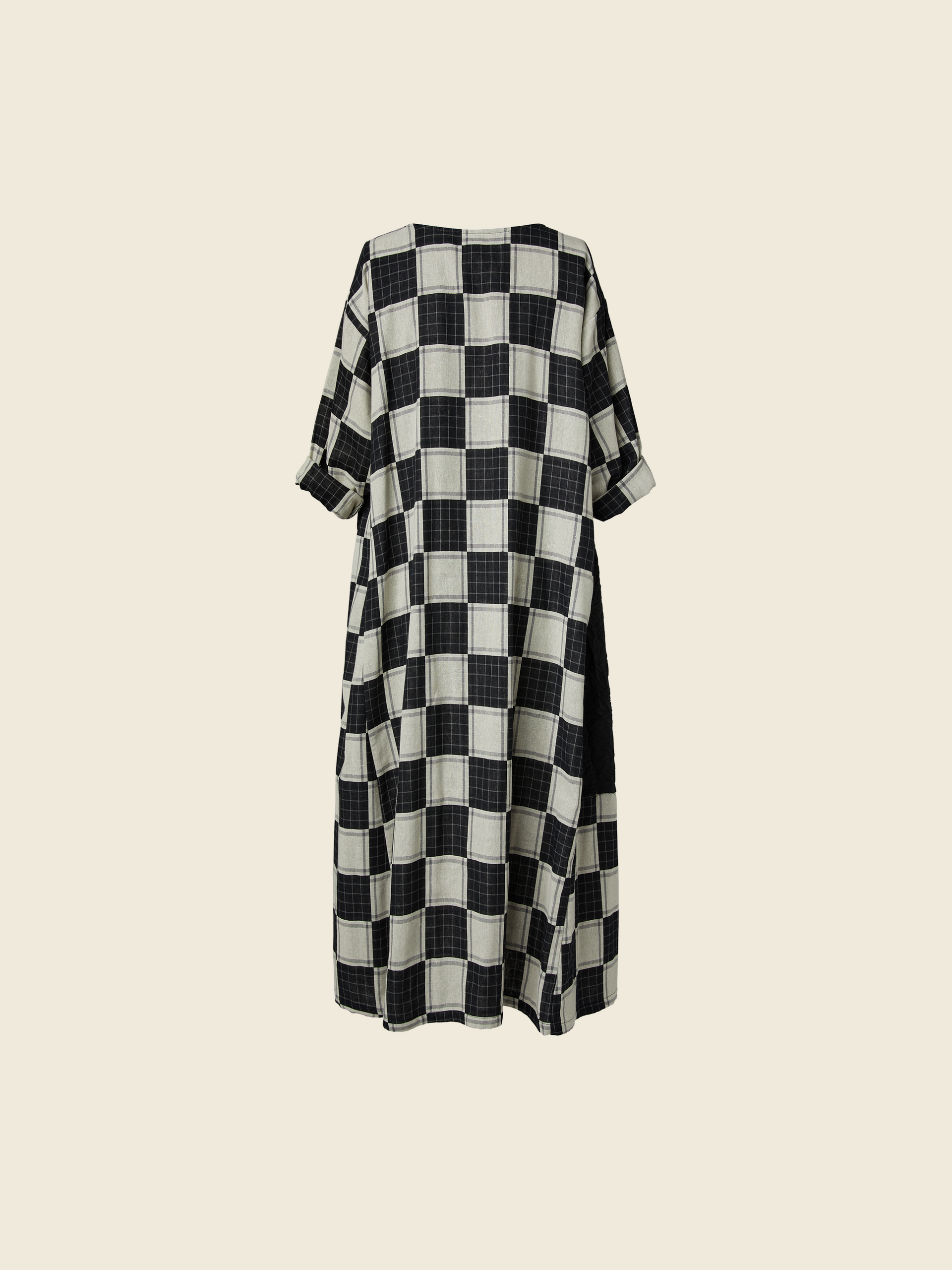 CHECKED DRESS WITH O DETAIL