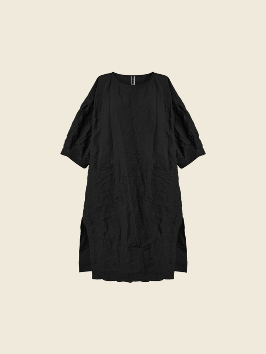 WIDE WRINKLED EFFECT DRESS WITH PLEATED SLEEVES