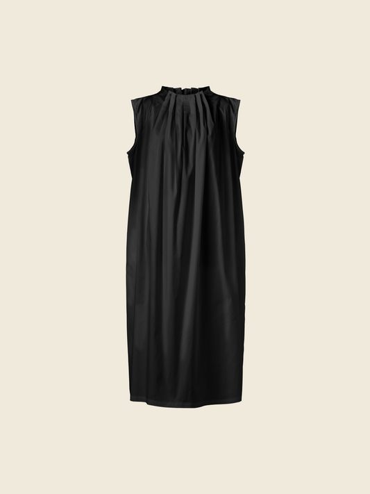 LONG DRESS WITH PLEATS AT THE NECK