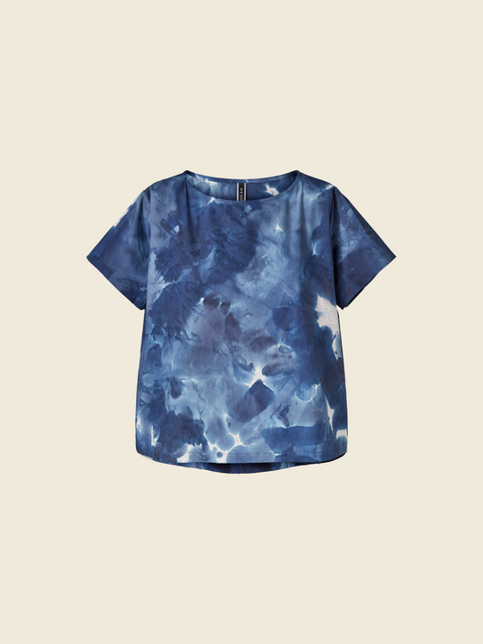 WIDE T-SHIRT WITH BLUE WATERCOLOR PATTERN