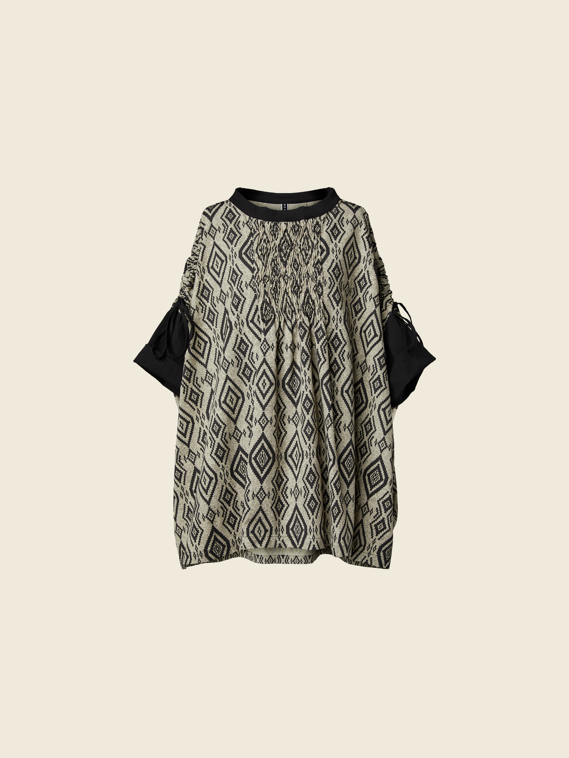 GATHERED BLOUSE IN GEOMETRIC PATTERN