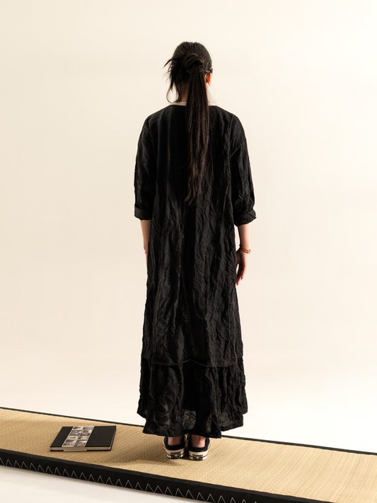 WIDE DRESS WITH V-NECK AND ECRU PROFILES