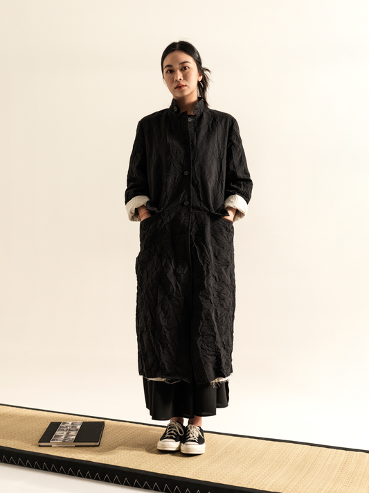 OVERCOAT IN WRINKLED EFFECT FABRIC WITH KOREAN COLLAR