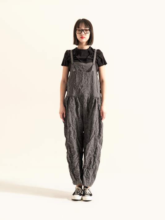DUNGAREES IN WRINKLED EFFECT FABRIC