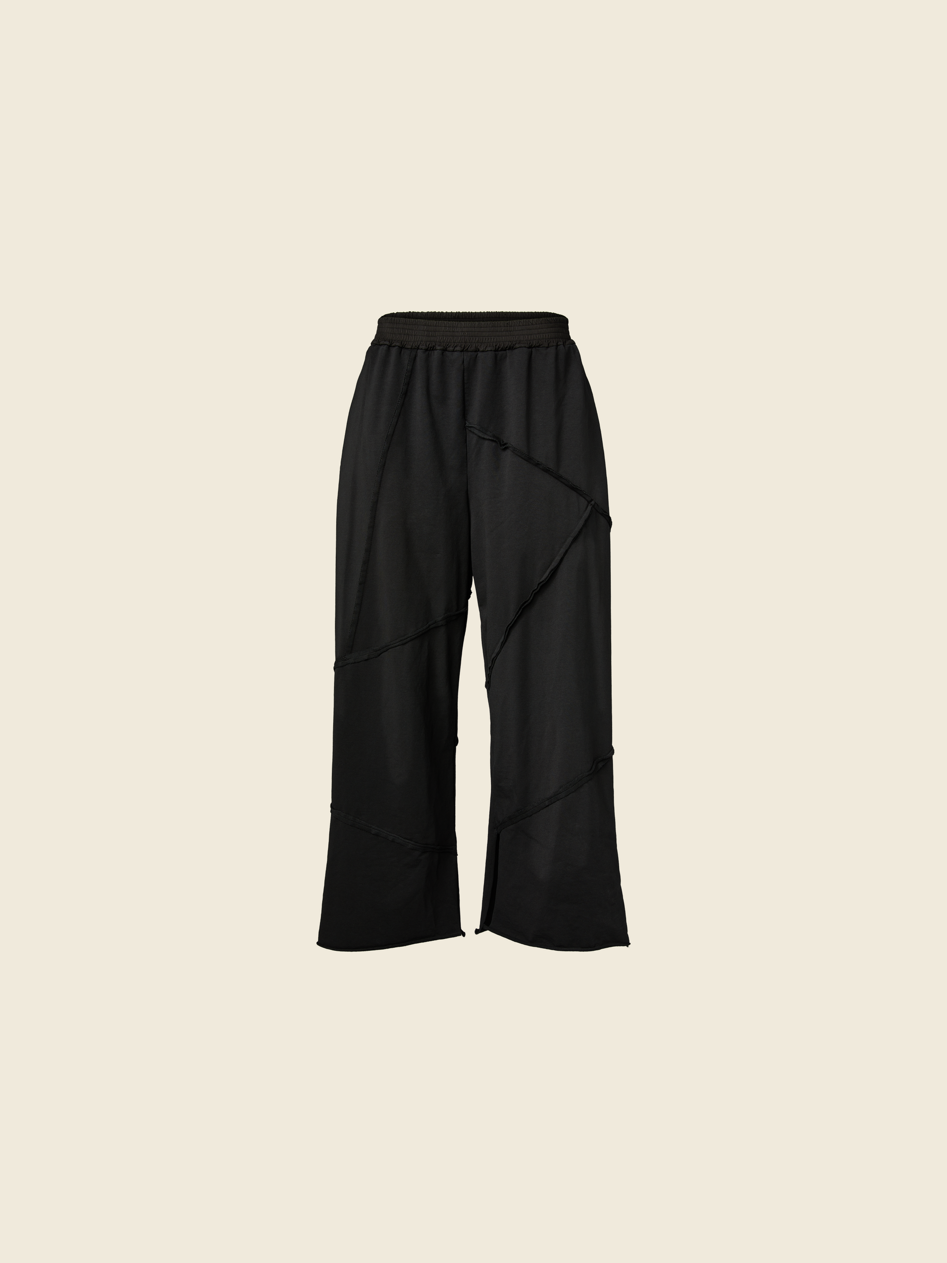 TROUSERS WITH EXTERNAL SEAMS