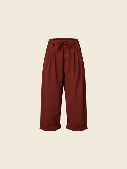 STRAIGHT TROUSERS IN A SMOOTH WOOL BLEND