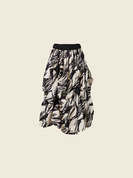 B/W FANTASY SKIRT WITH DIAMOND SHAPE DRAPES
