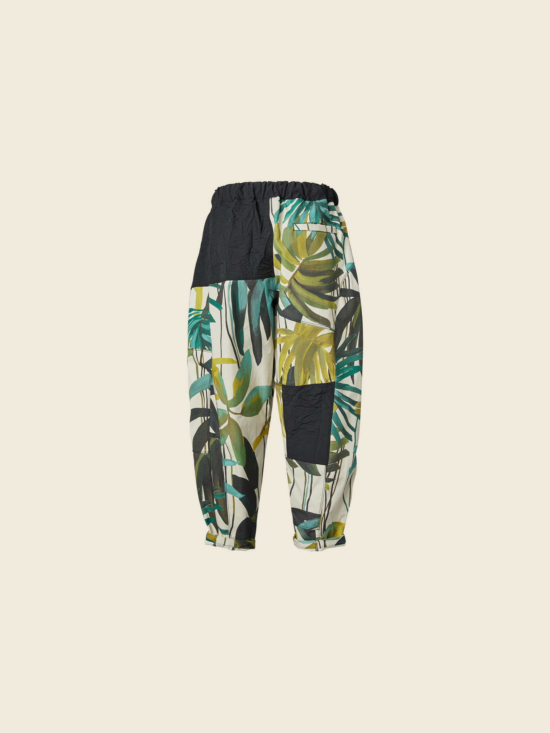 TROUSERS WITH EXOTIC PRINT