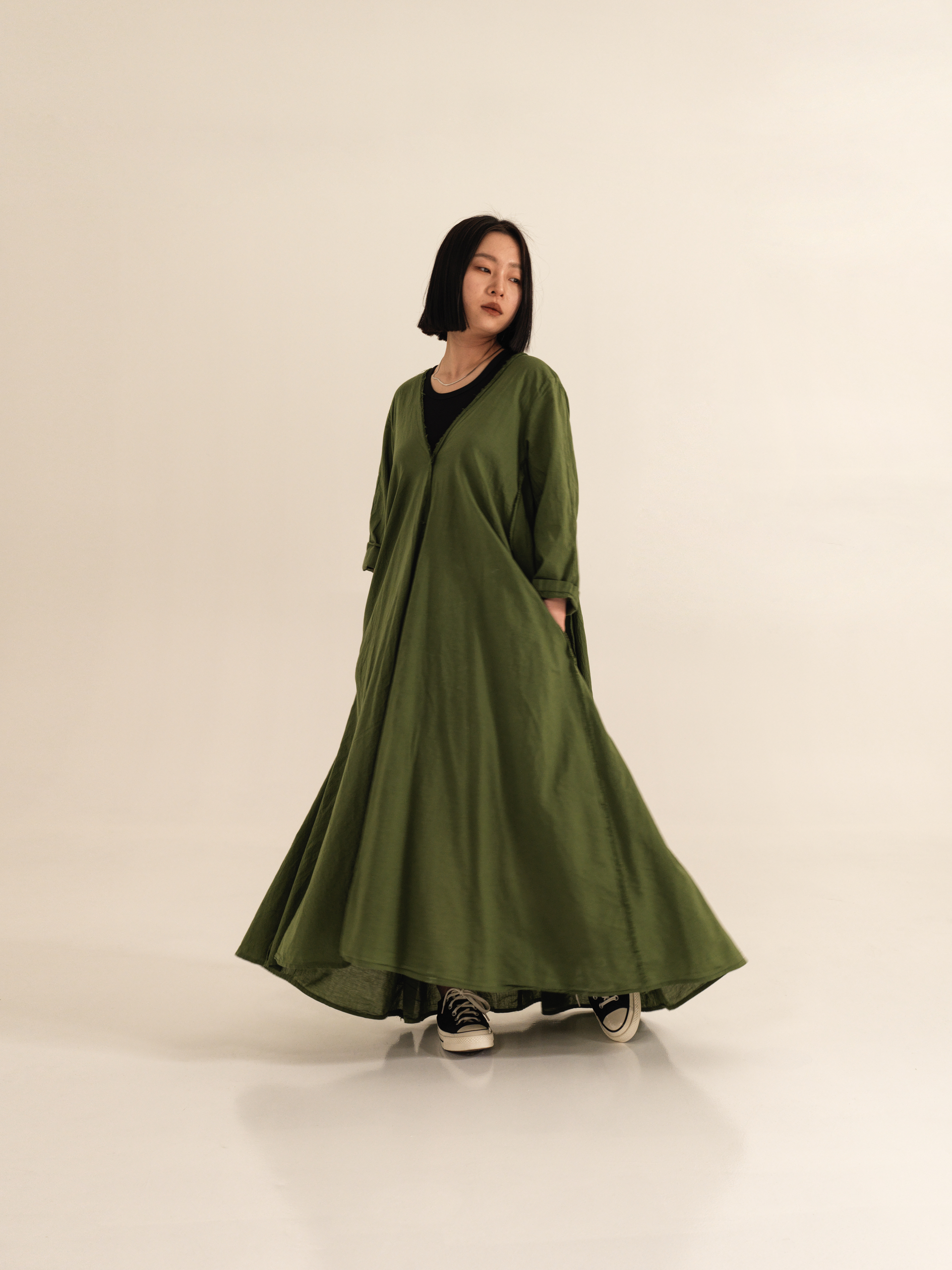 V-NECK DRESS IN MUSLIN