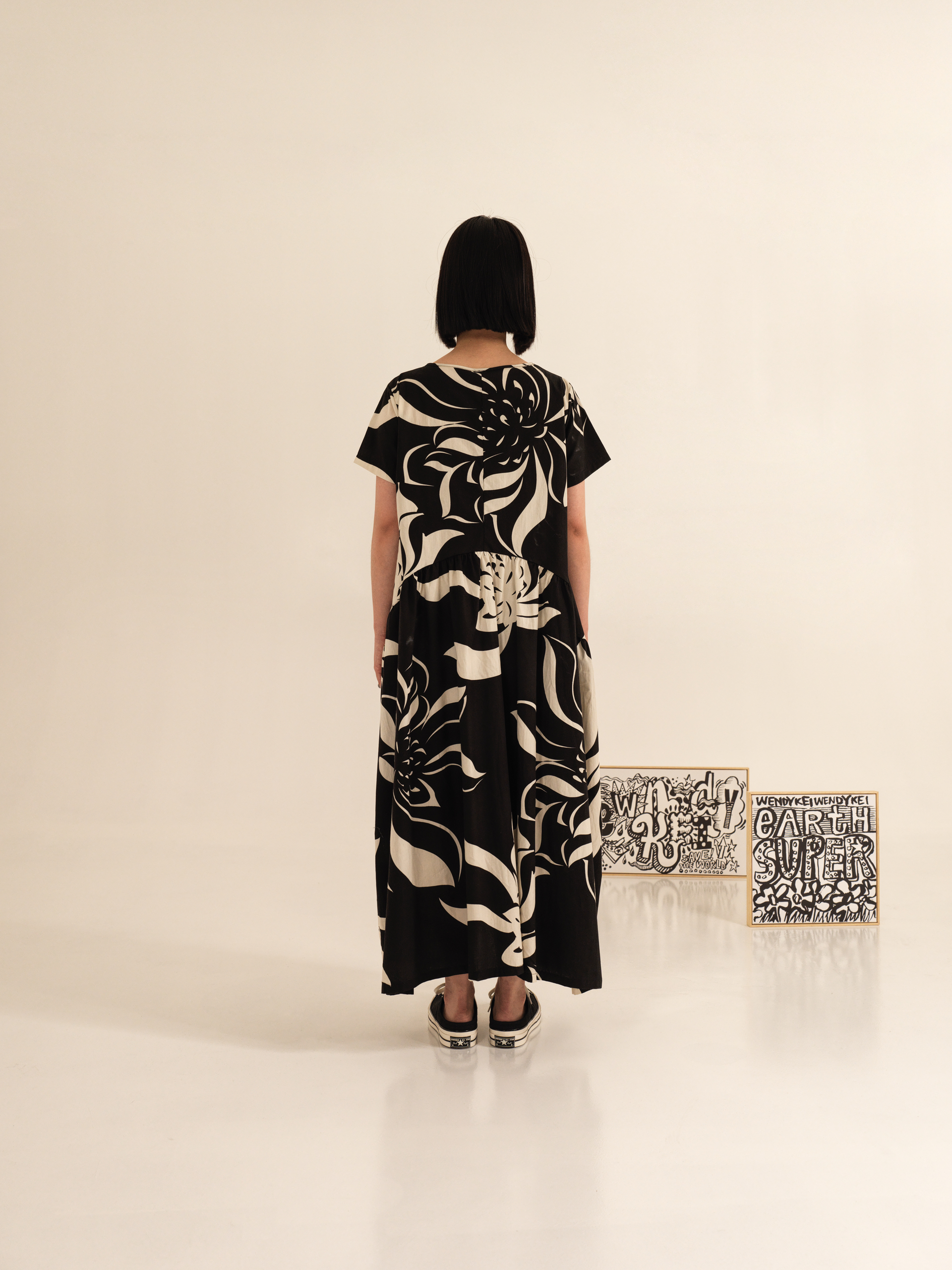 黑白图案长连衣裙