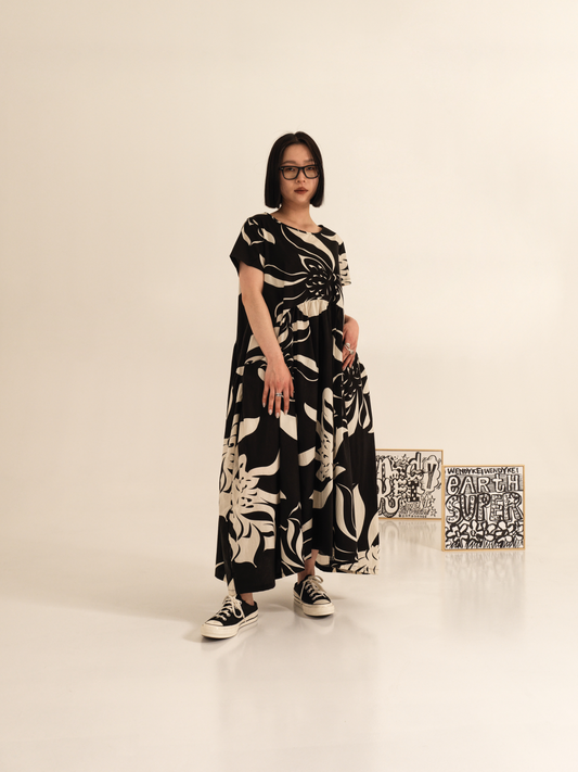 WHITE AND BLACK PATTERN LONG DRESS
