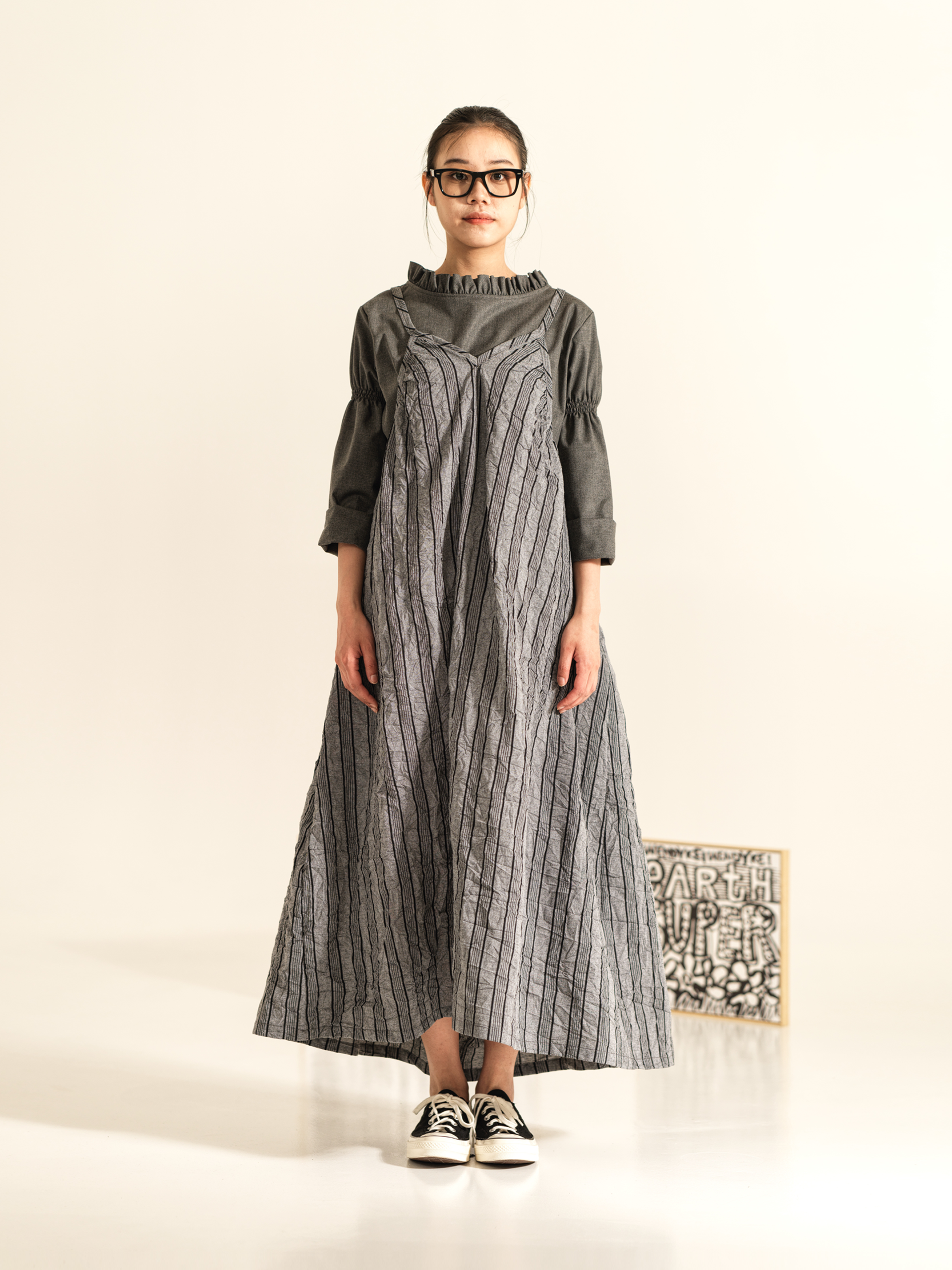 褶皱效果长条纹连衣裙