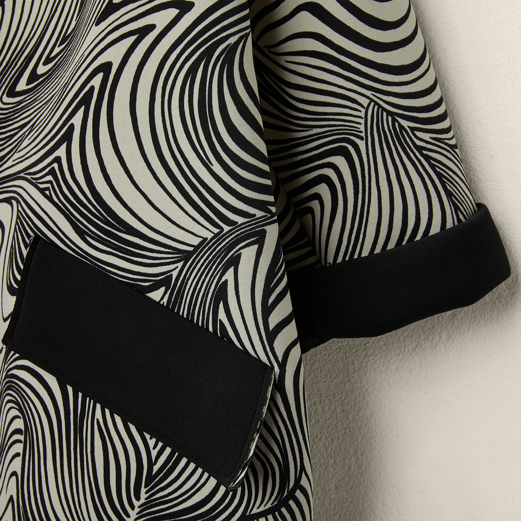 OPTICAL PATTERN NEOPRENE COAT