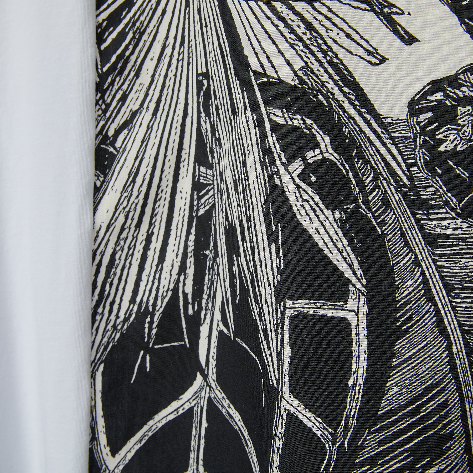 T-SHIRT WITH HALF PATTERNED FABRIC