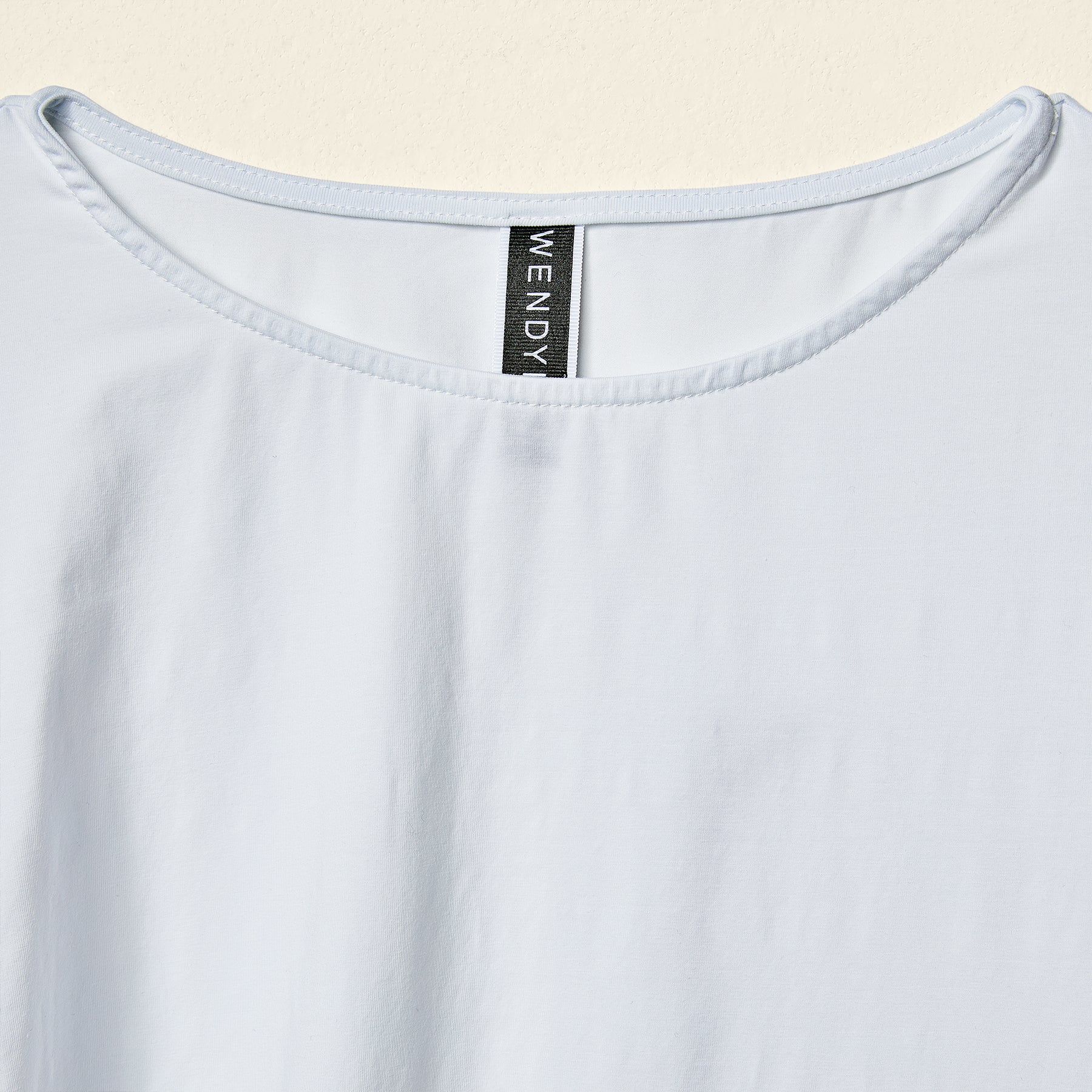 T-SHIRT WITH PATTERNED SIDE ROUCHE