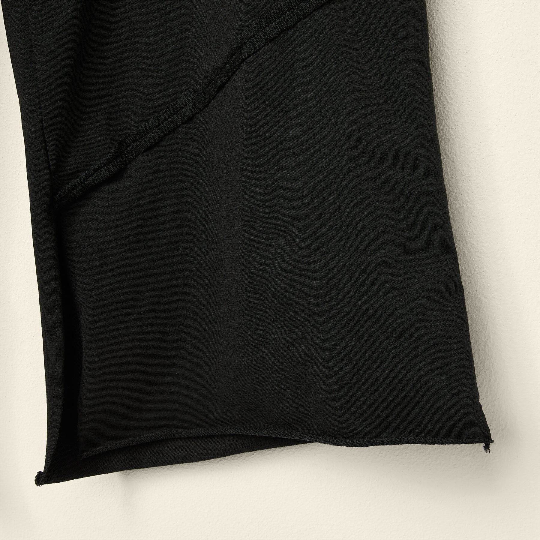 TROUSERS WITH EXTERNAL SEAMS