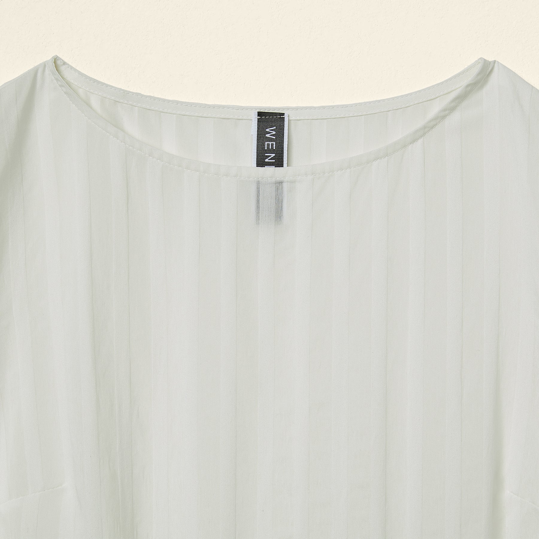 LIGHTWEIGHT DRESS IN VISCOSE BLEND FABRIC