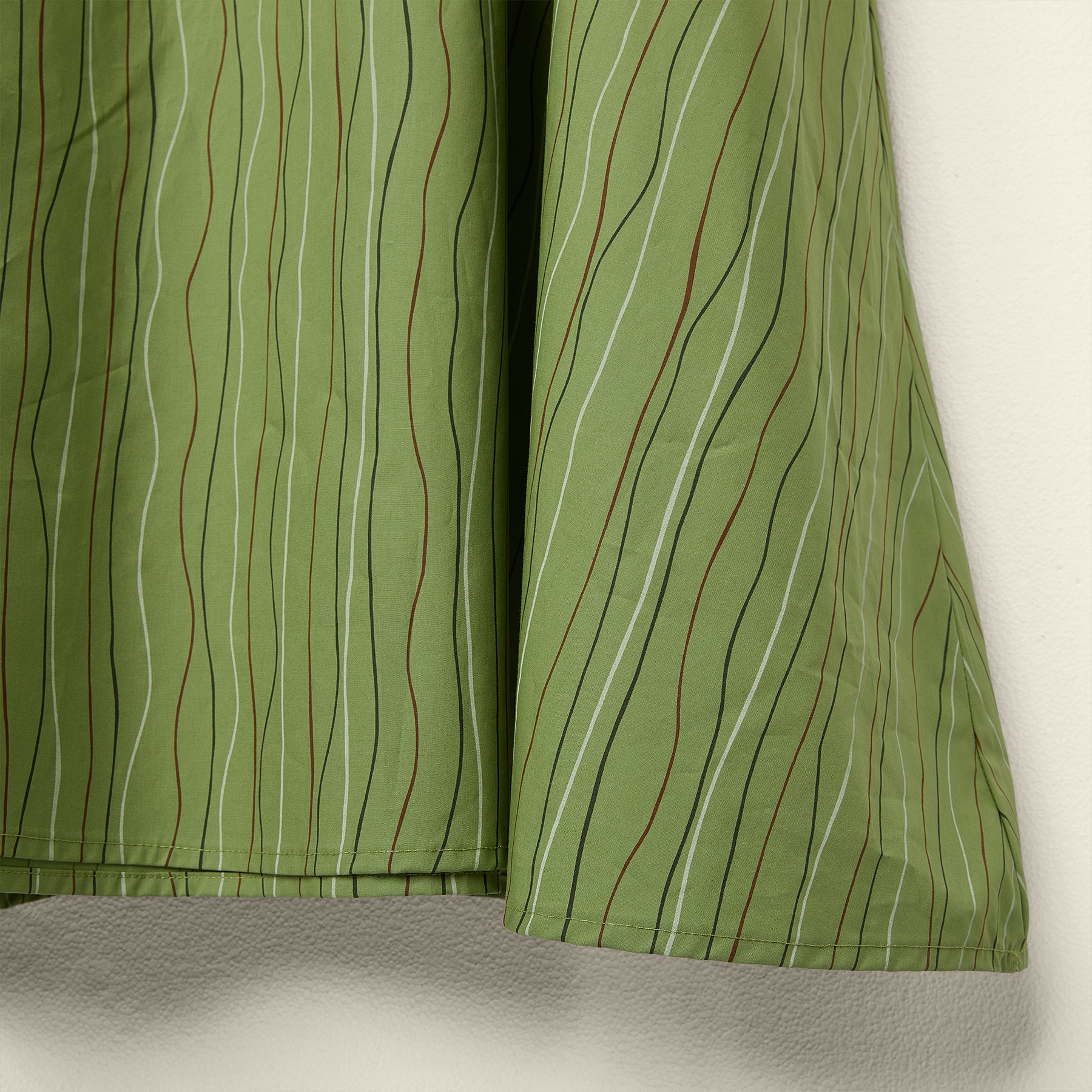 DRESS IN WAVY PINSTRIPES FABRIC