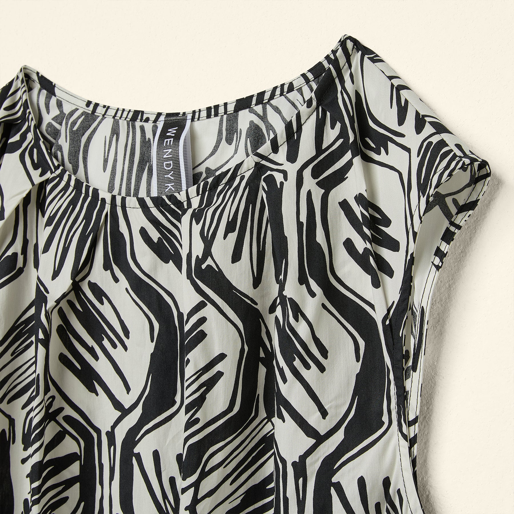 PRINTED DRESS WITH BELT