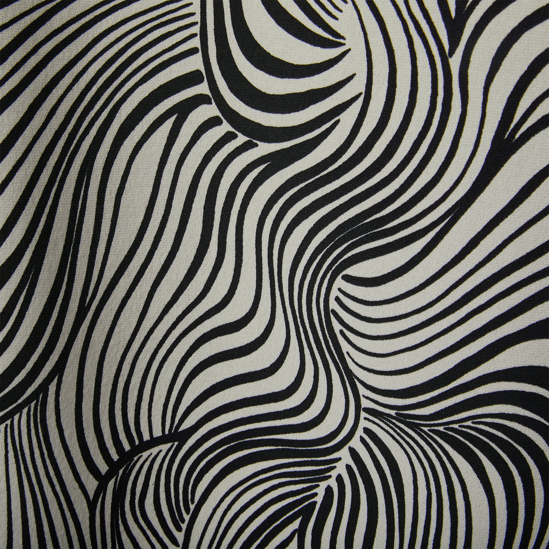 COAT WITH OPTICAL PATTERN