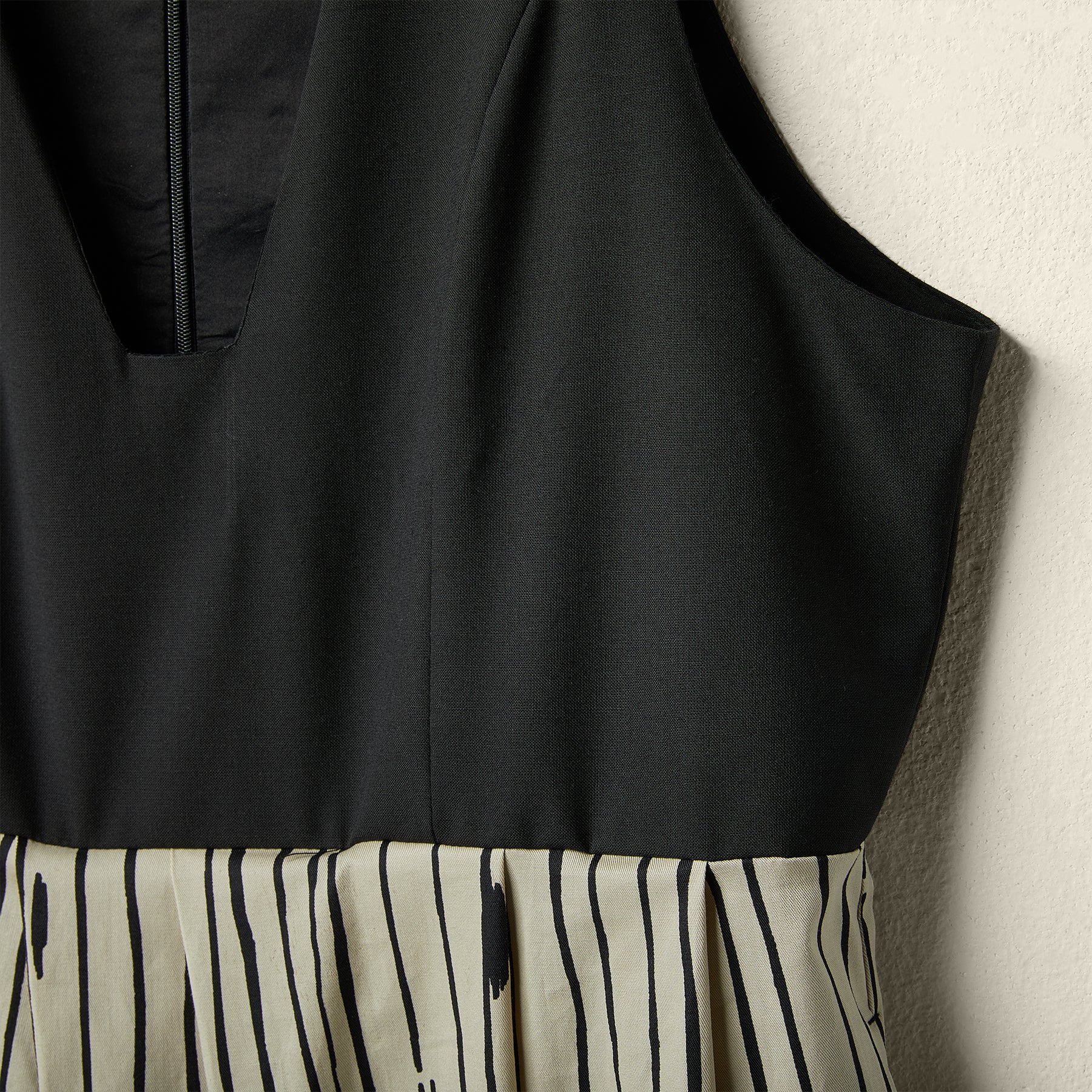 ELEGANT DRESS WITH STRIPED SKIRT