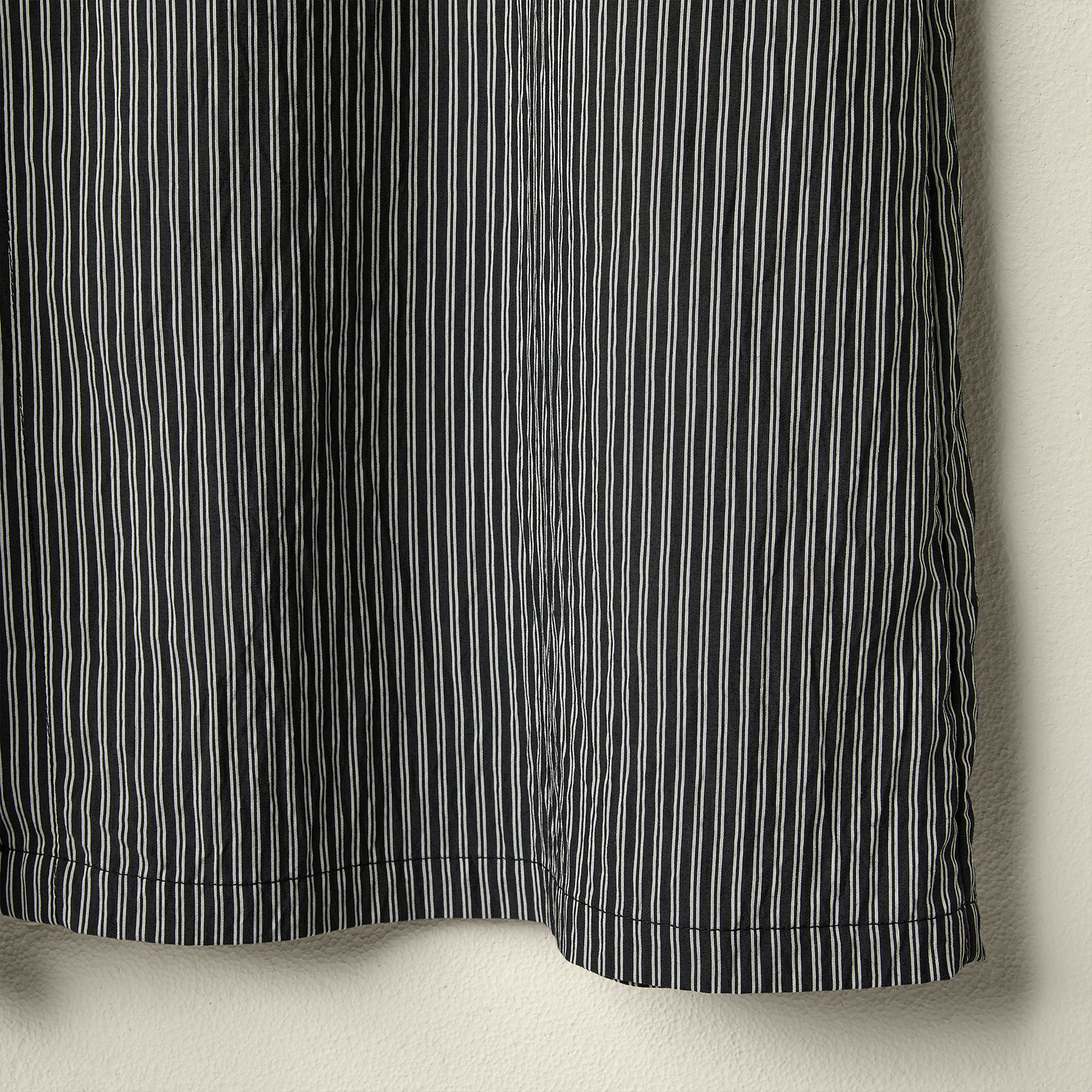 DRESS WITH BUTTONS CLOSURE