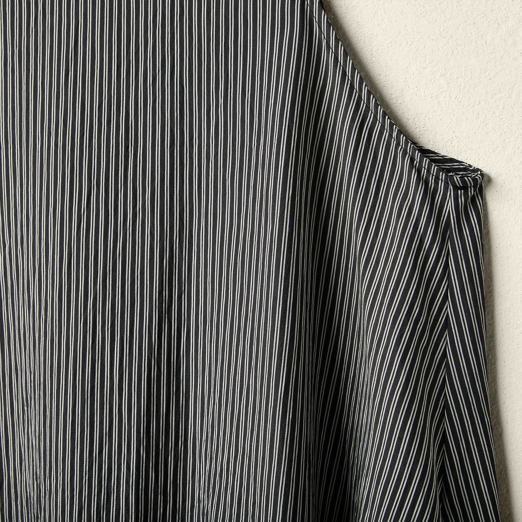 LONG DRESS WITH PLEATS ON THE HEM