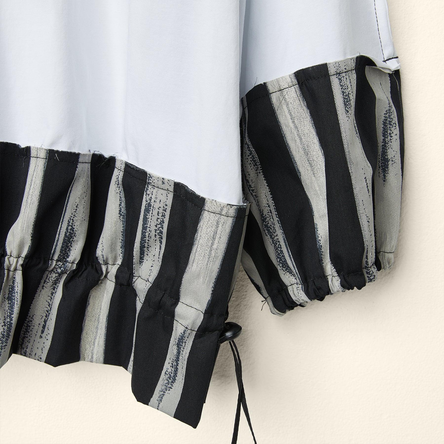 JERSEY BLOUSE WITH STRIPED EDGES