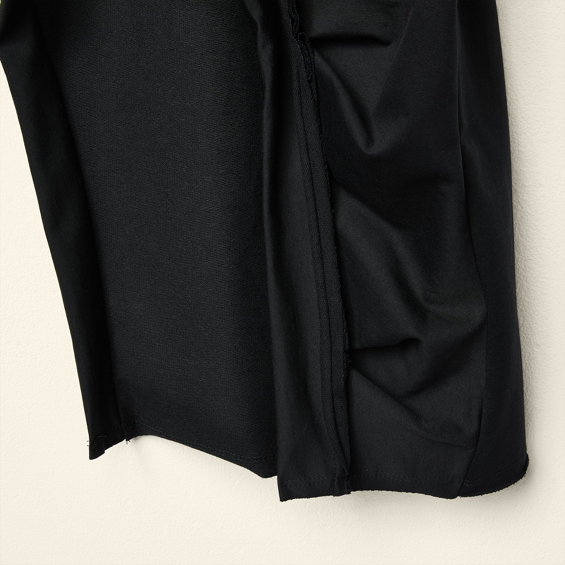 T-SHIRT LONGER ON THE SIDE