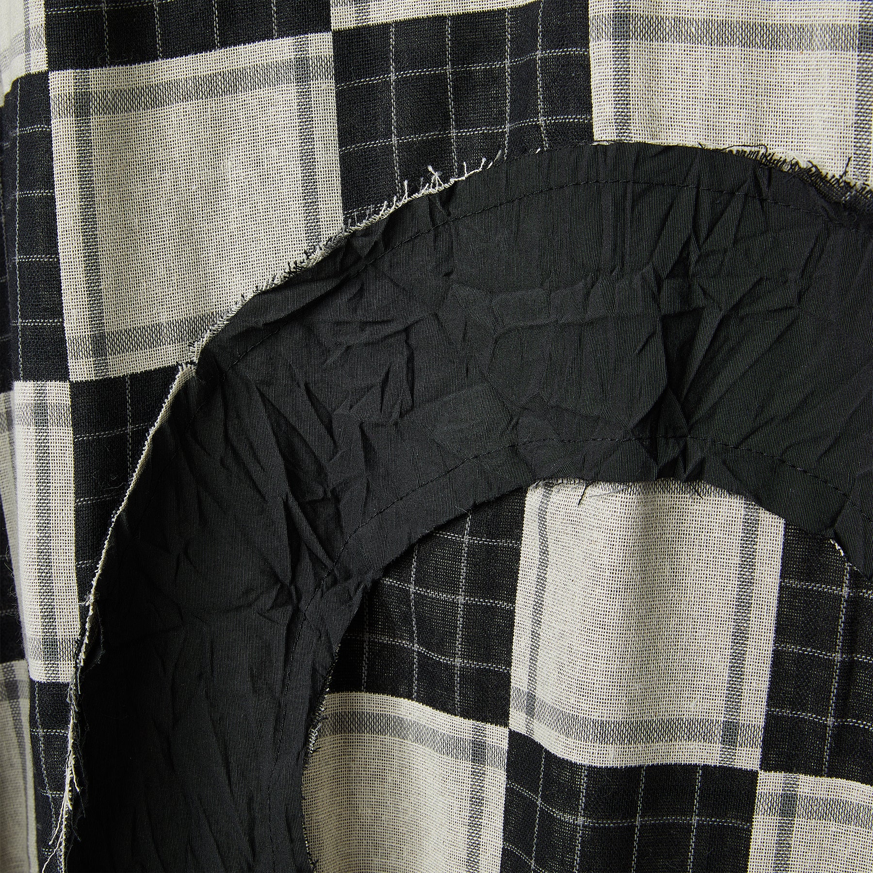 CHECKED DRESS WITH O DETAIL