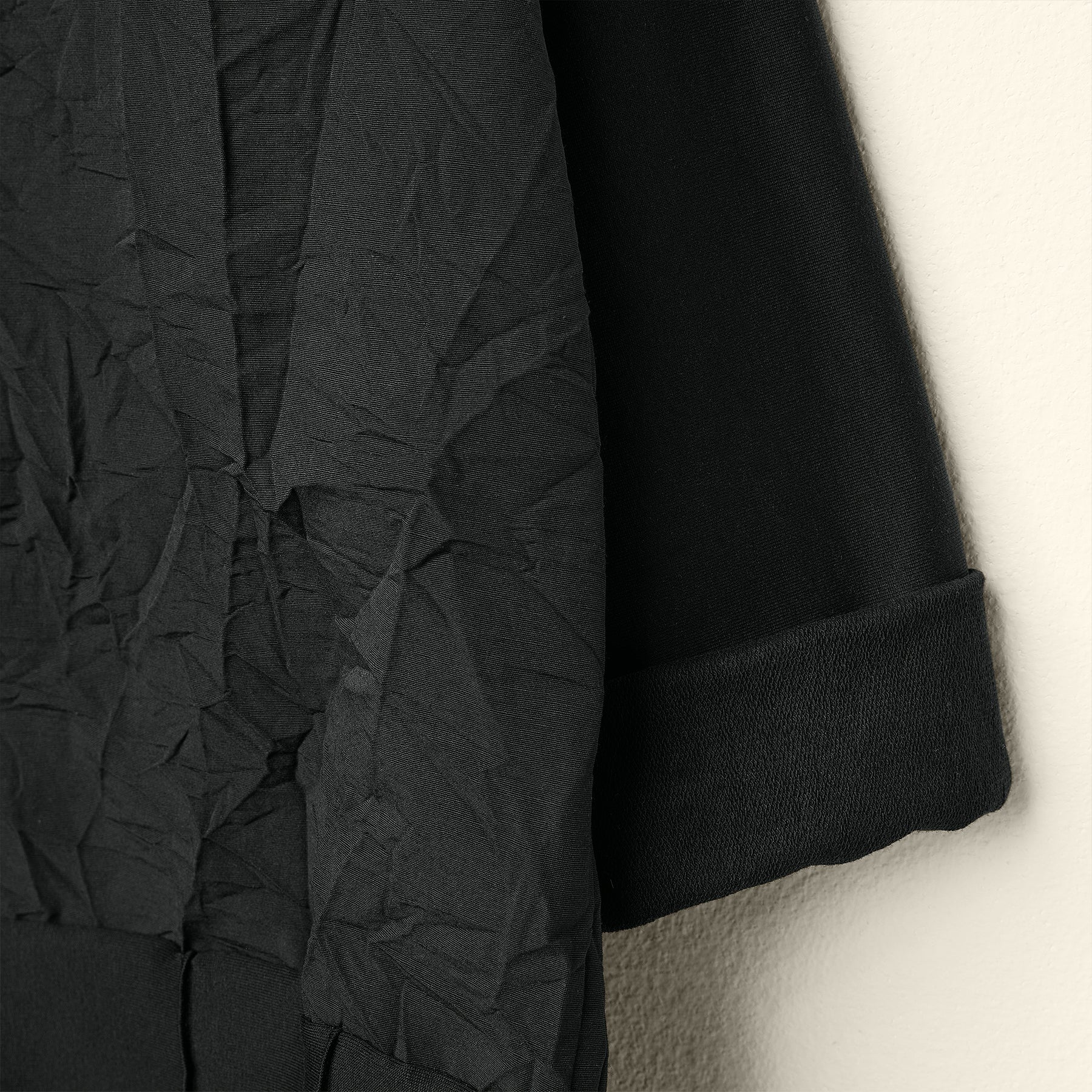 COMB TEETH HEM BLOUSE