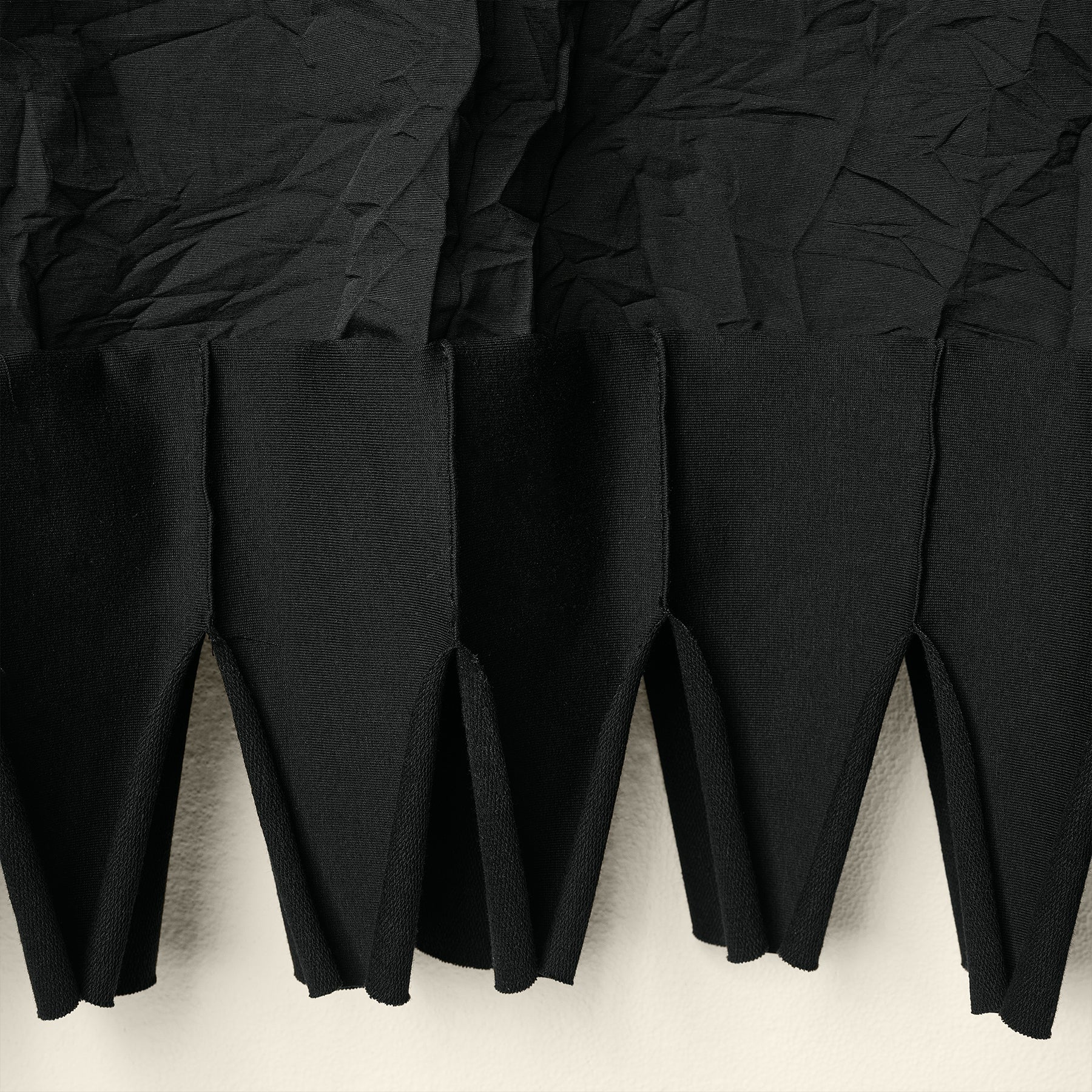 COMB TEETH HEM BLOUSE