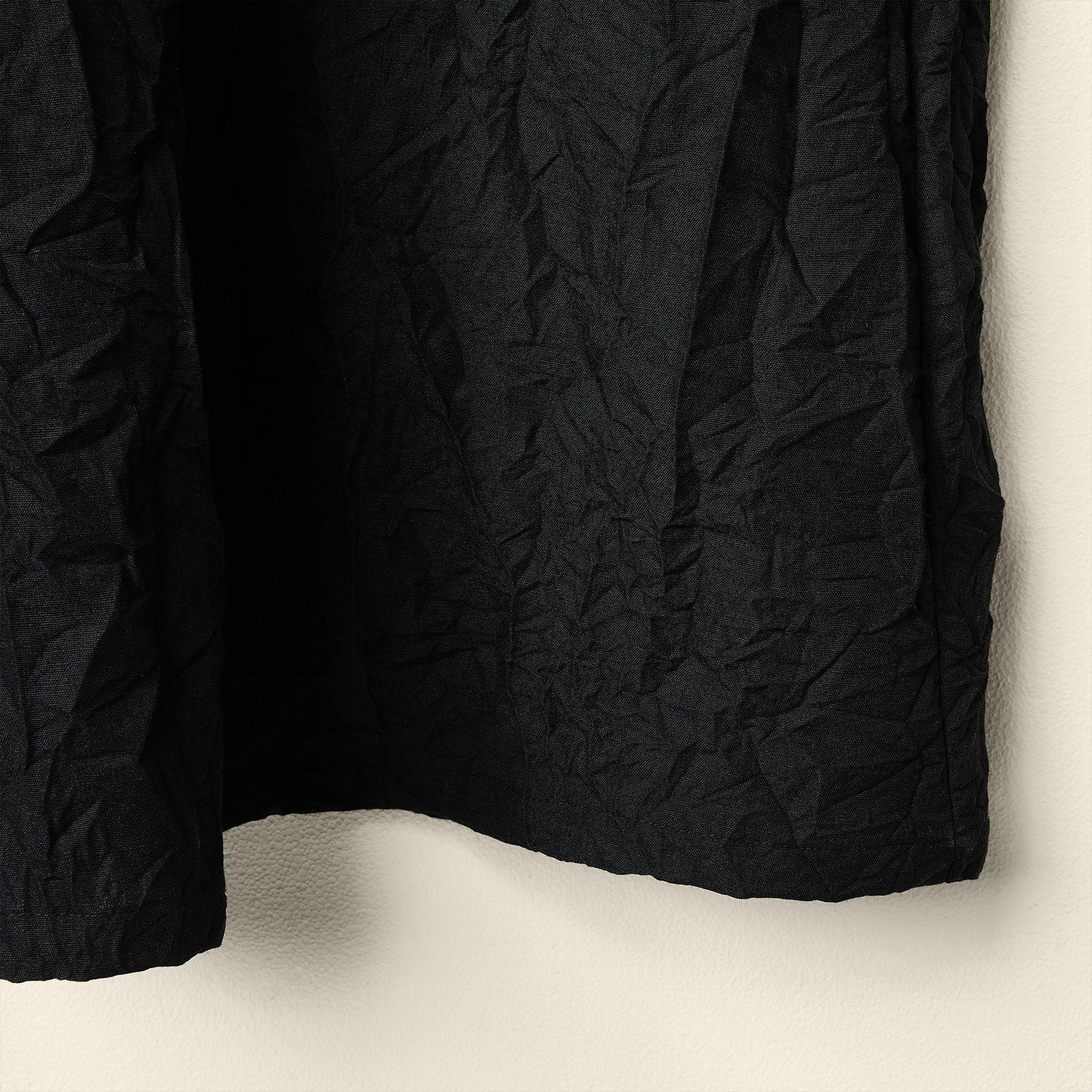 SLEEVELESS DRESS WITH BACK BUTTON CLOSURE