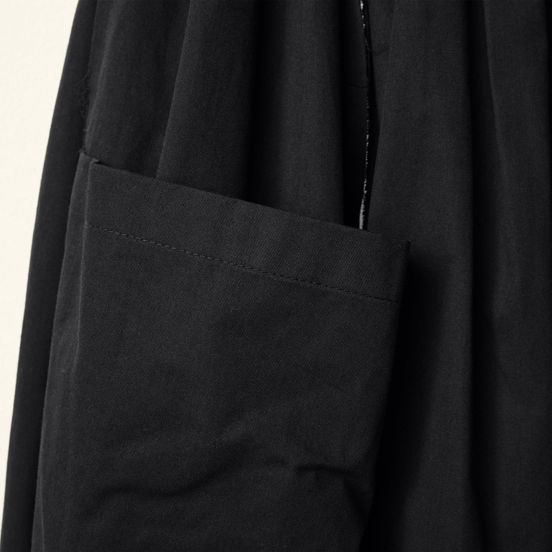 COMB TEETH HEM SKIRT