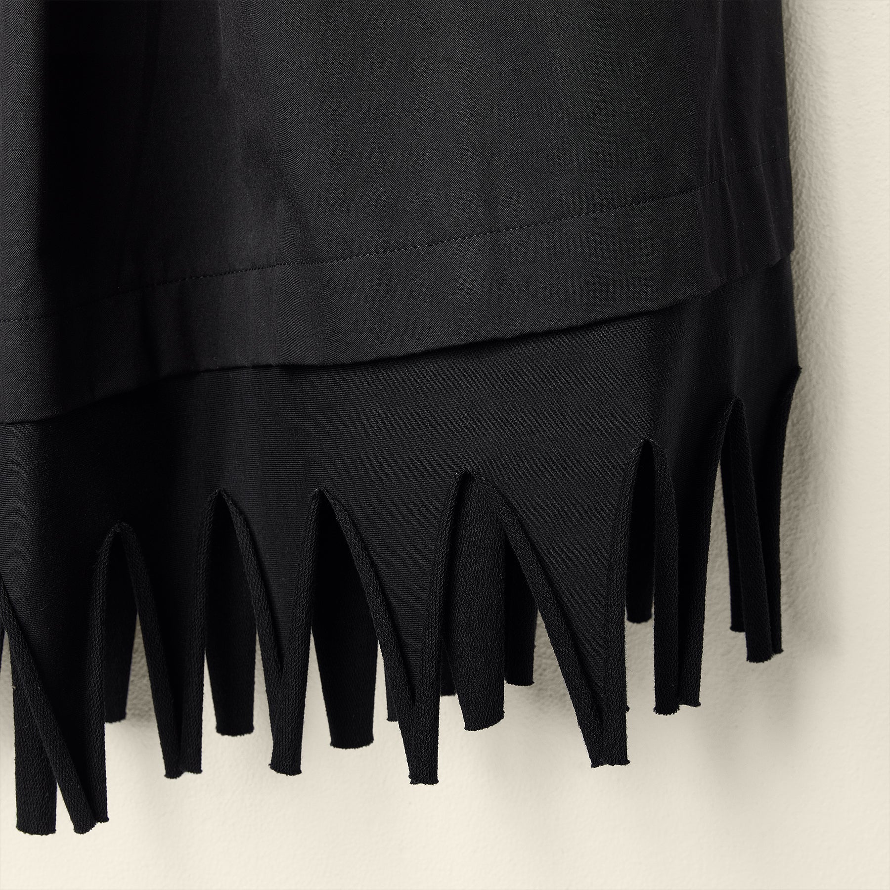 COMB TEETH HEM SKIRT