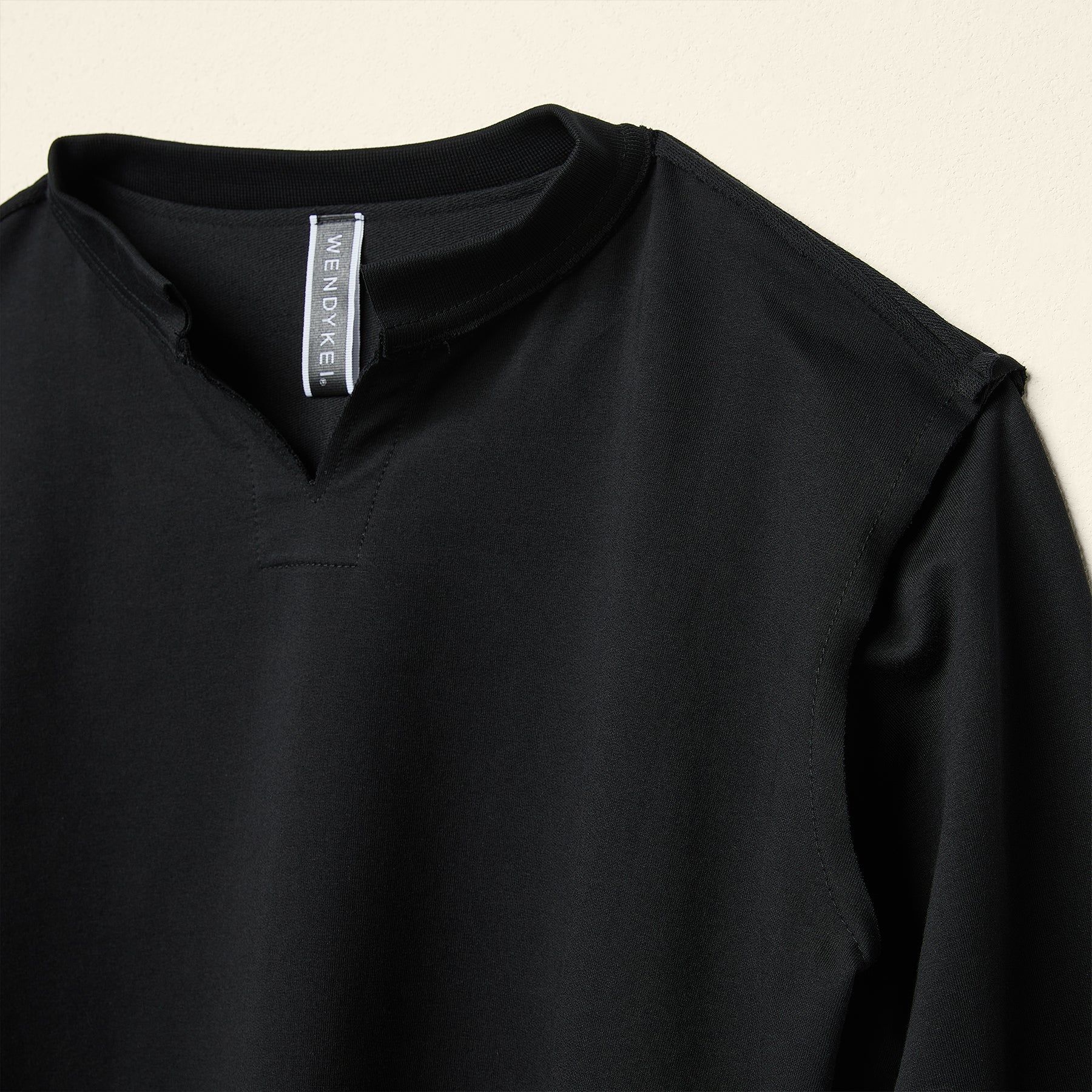 KOREAN COLLAR SWEATSHIRT
