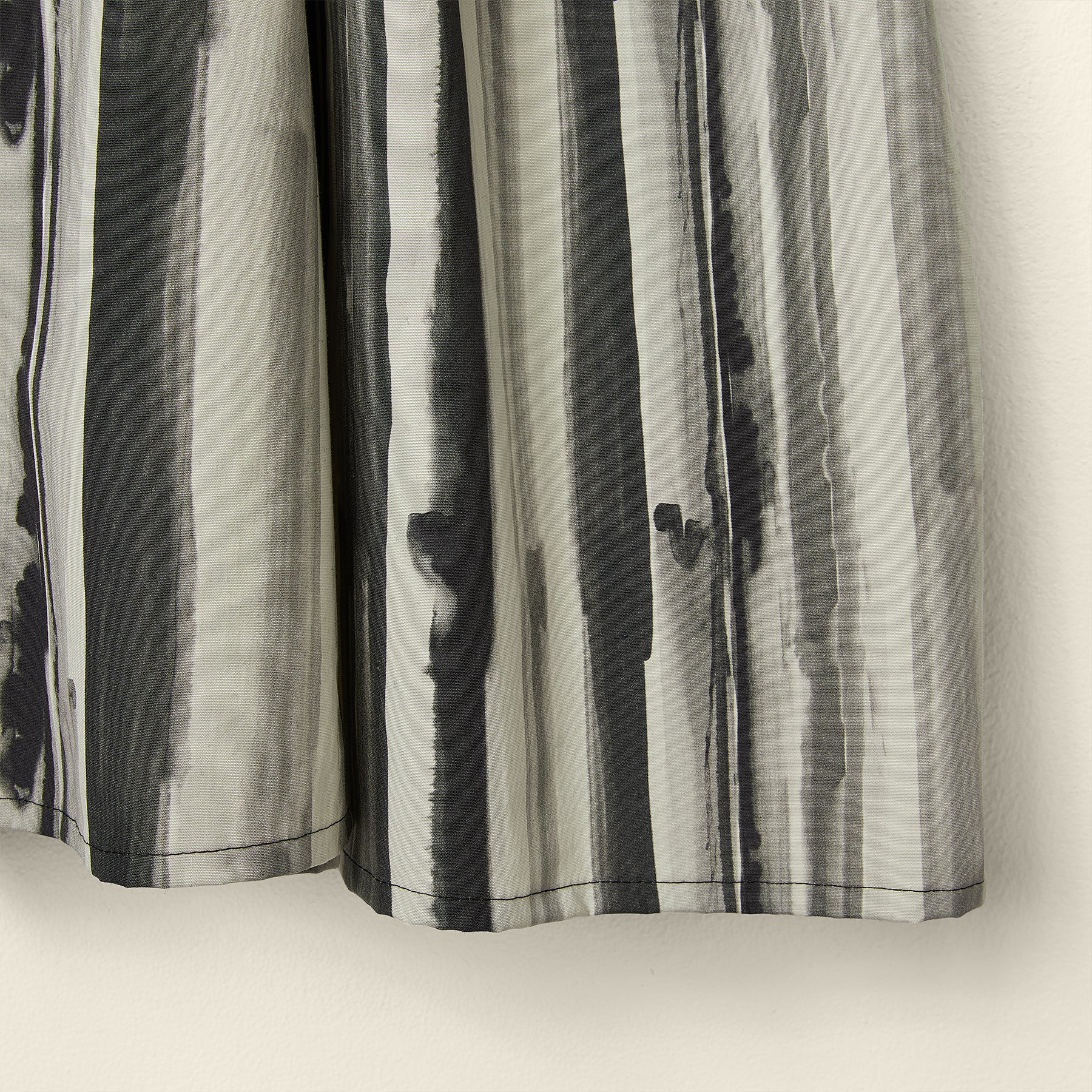 MIDI DRESS IN BRUSHSTROKE STRIPES PRINT