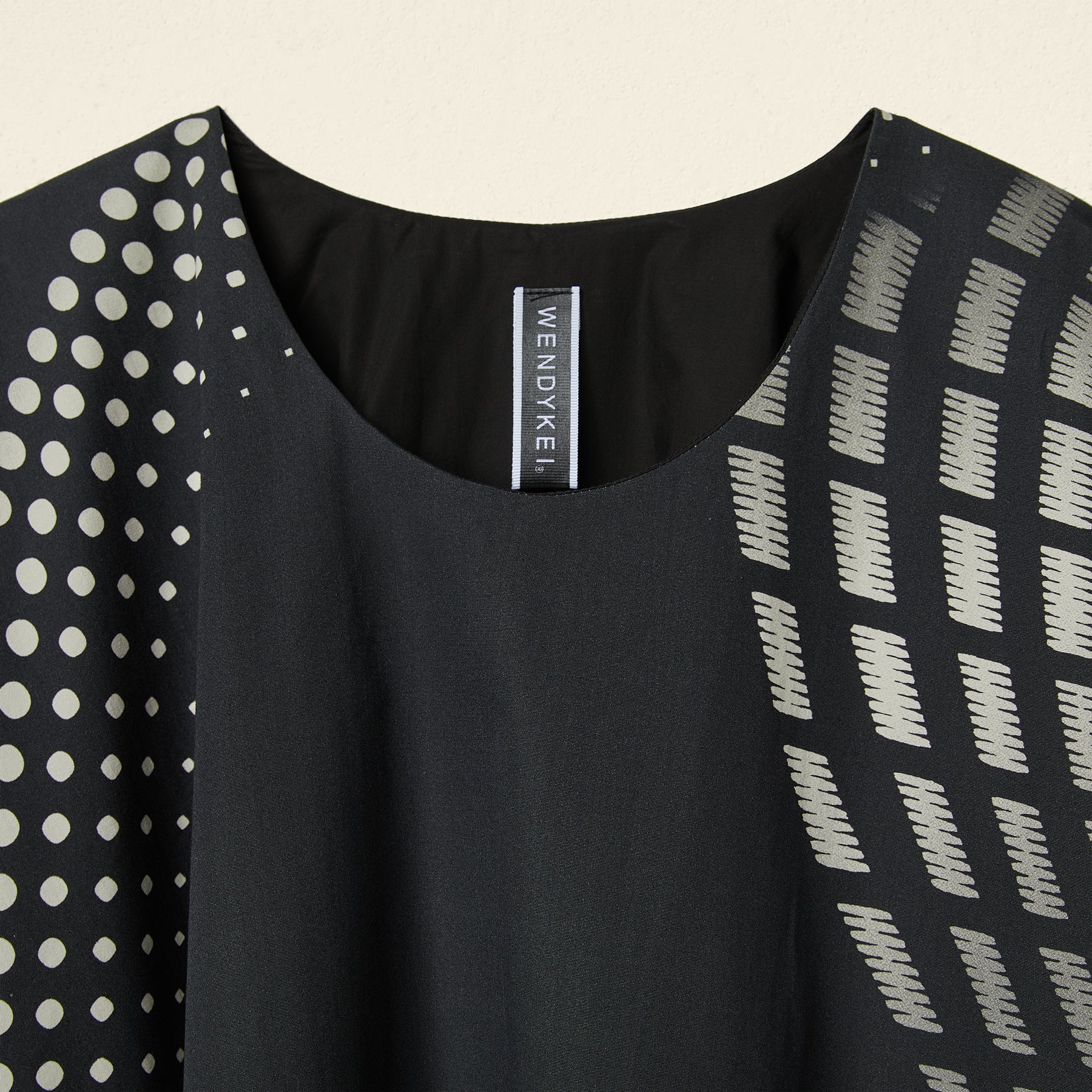 蓬松天鹅绒开衫