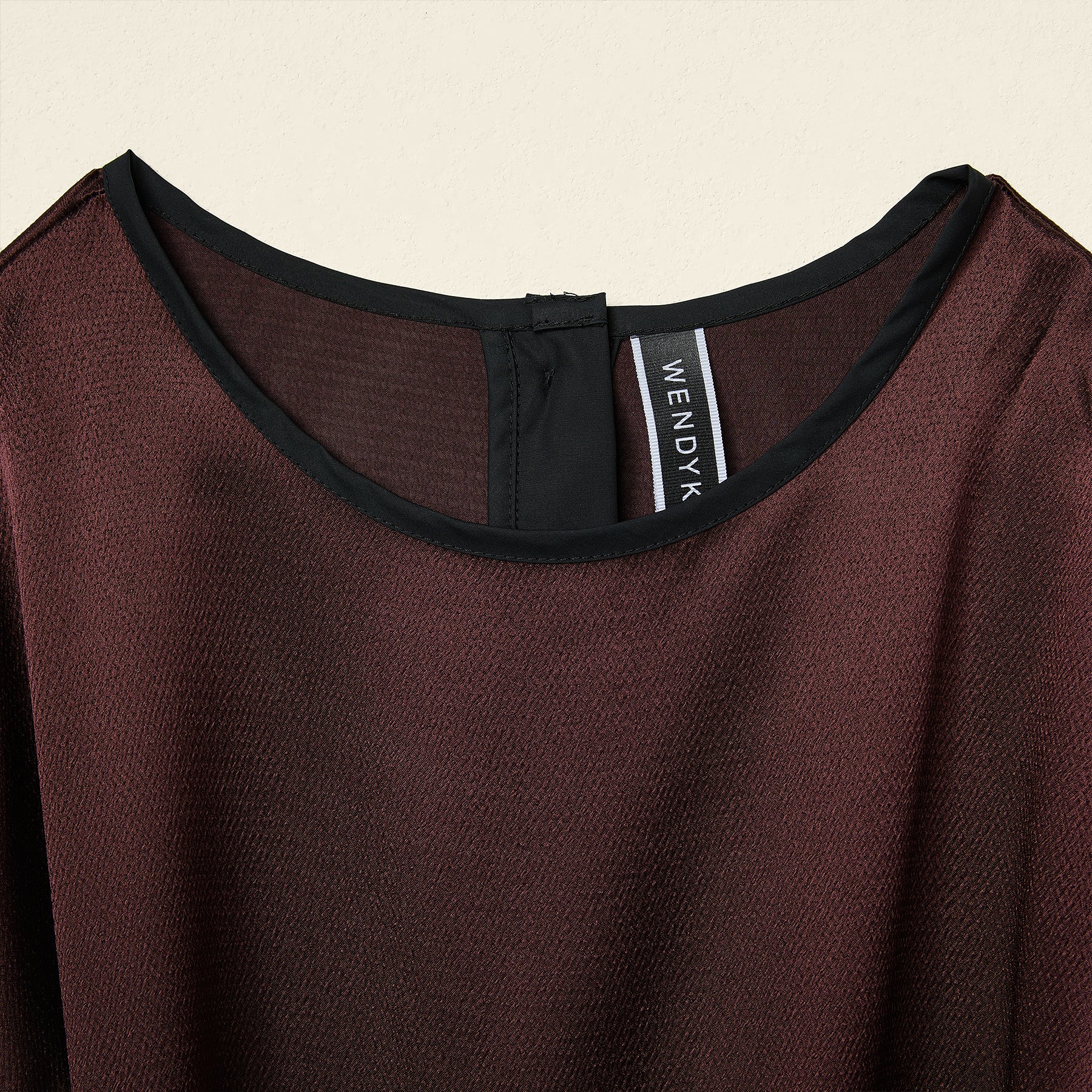 ELEGANT SLEEVELESS DRESS