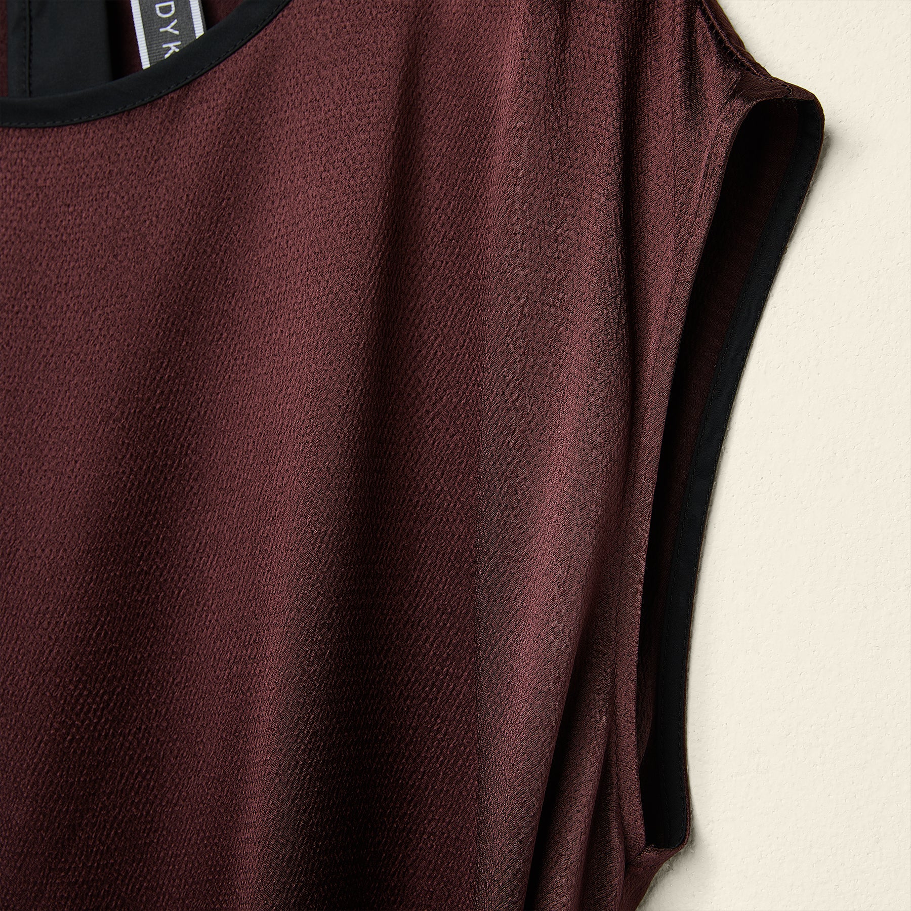 ELEGANT SLEEVELESS DRESS