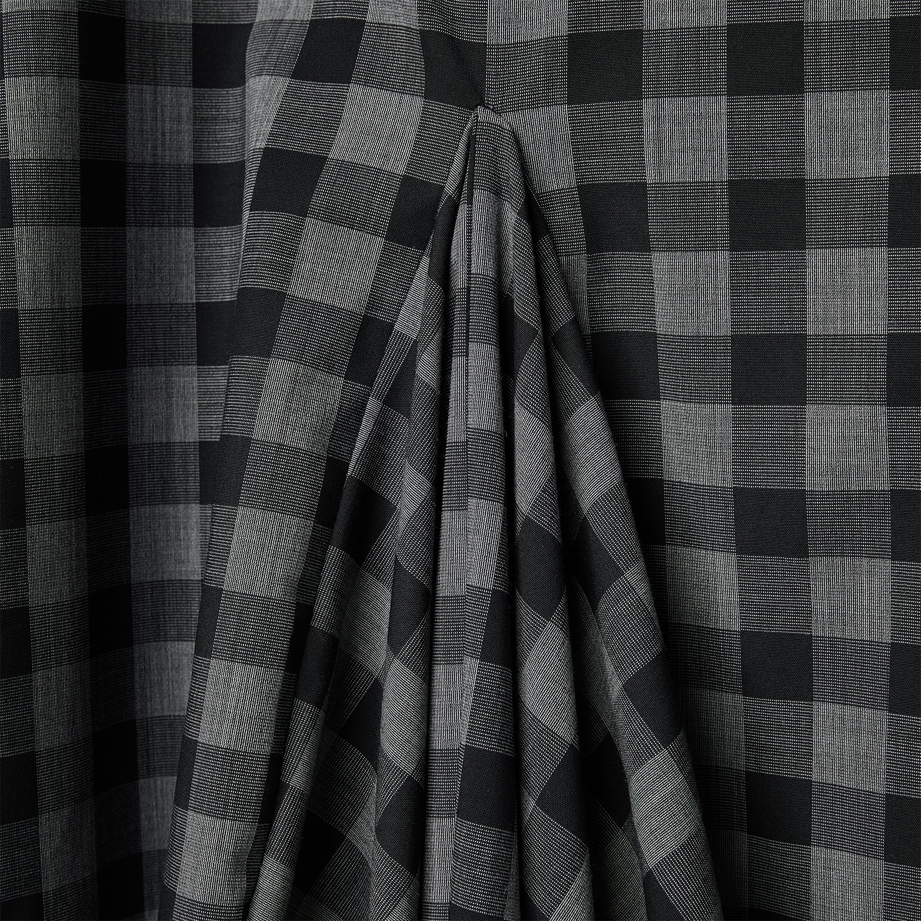 CHECKED DRESS WITH PLEAT