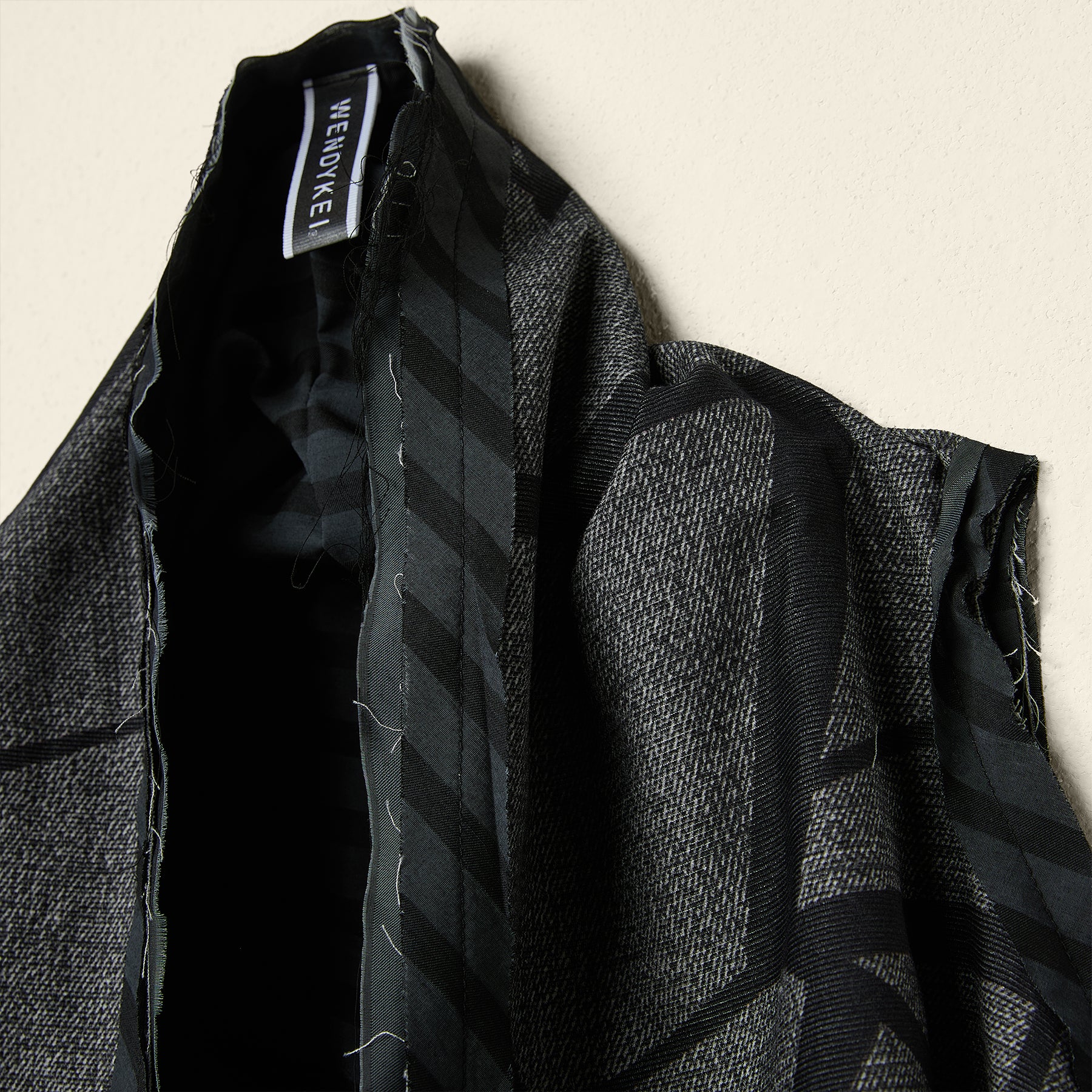 GEOMETRIC PATTERN VEST