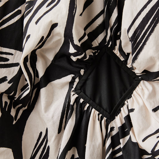 B/W FANTASY SKIRT WITH DIAMOND SHAPE DRAPES