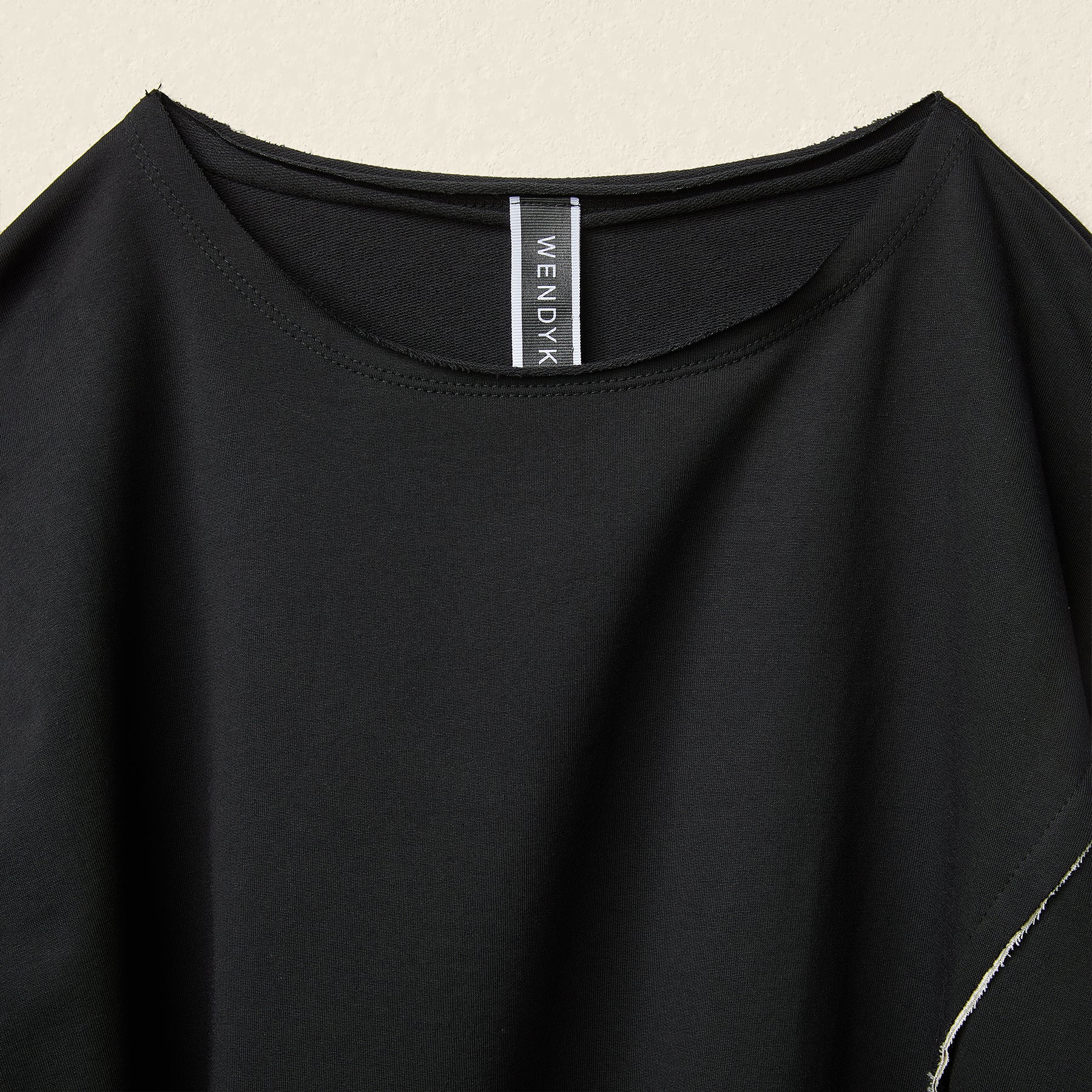 LIGHTWEIGHT SWEATSHIRT WITH INLAY