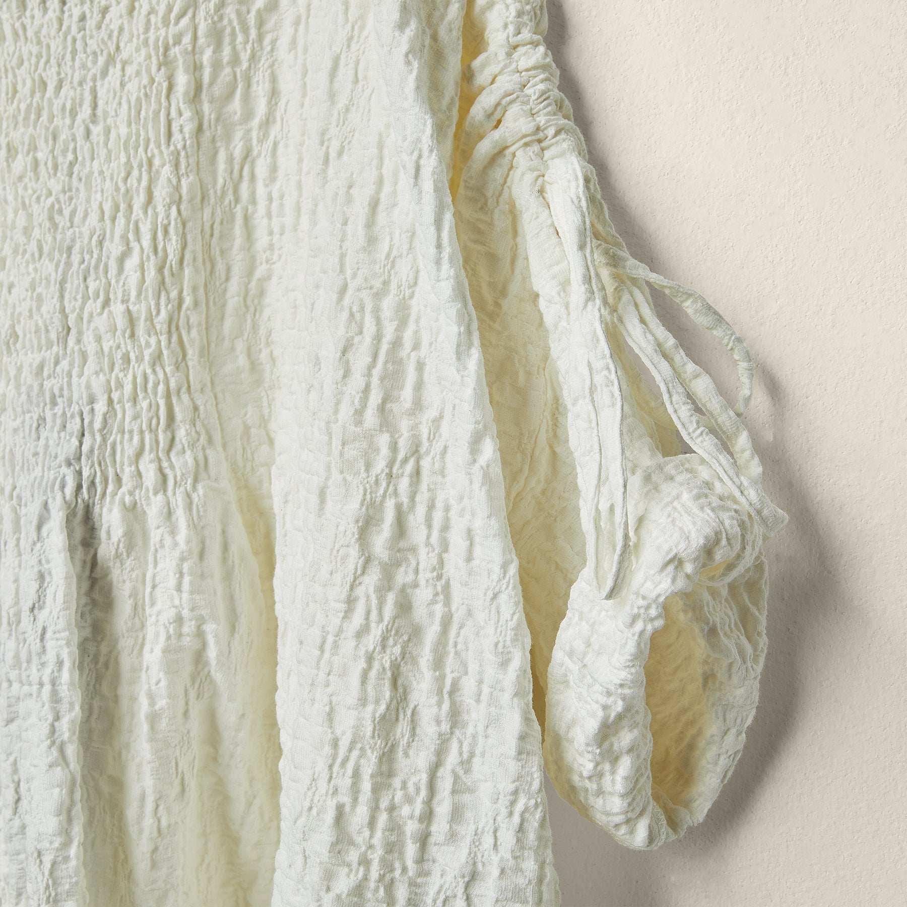 CRINKLED GATHERED BLOUSE