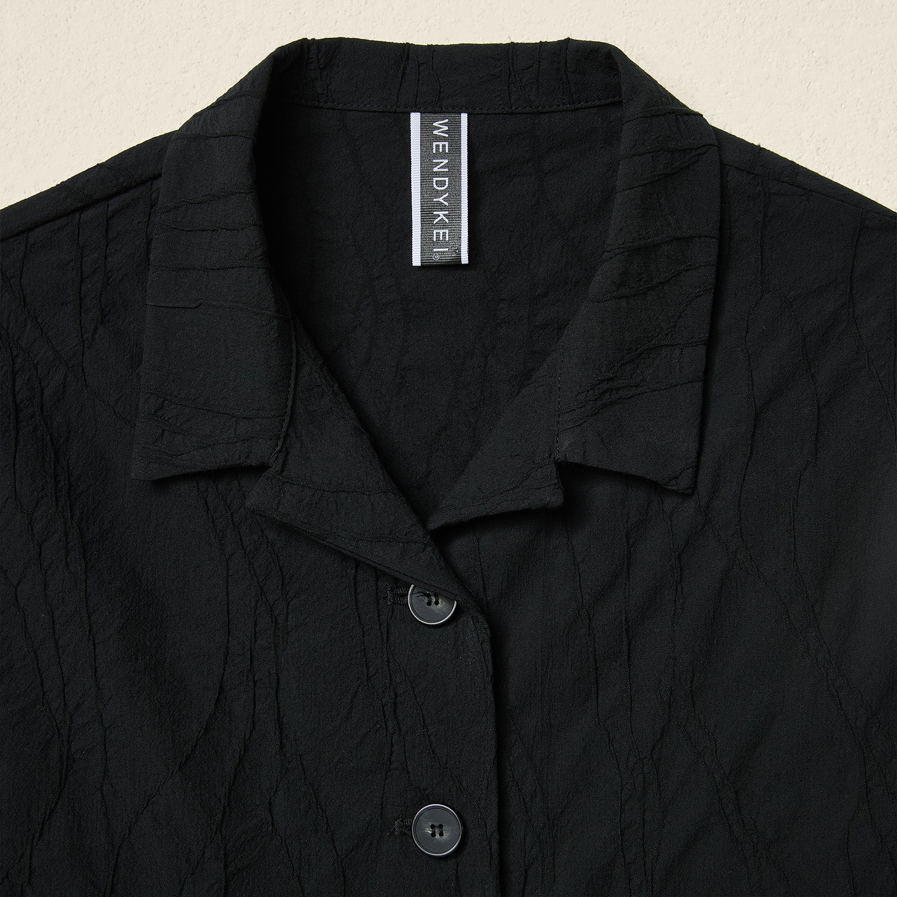 JACKET WITH RELIEF PATTERN