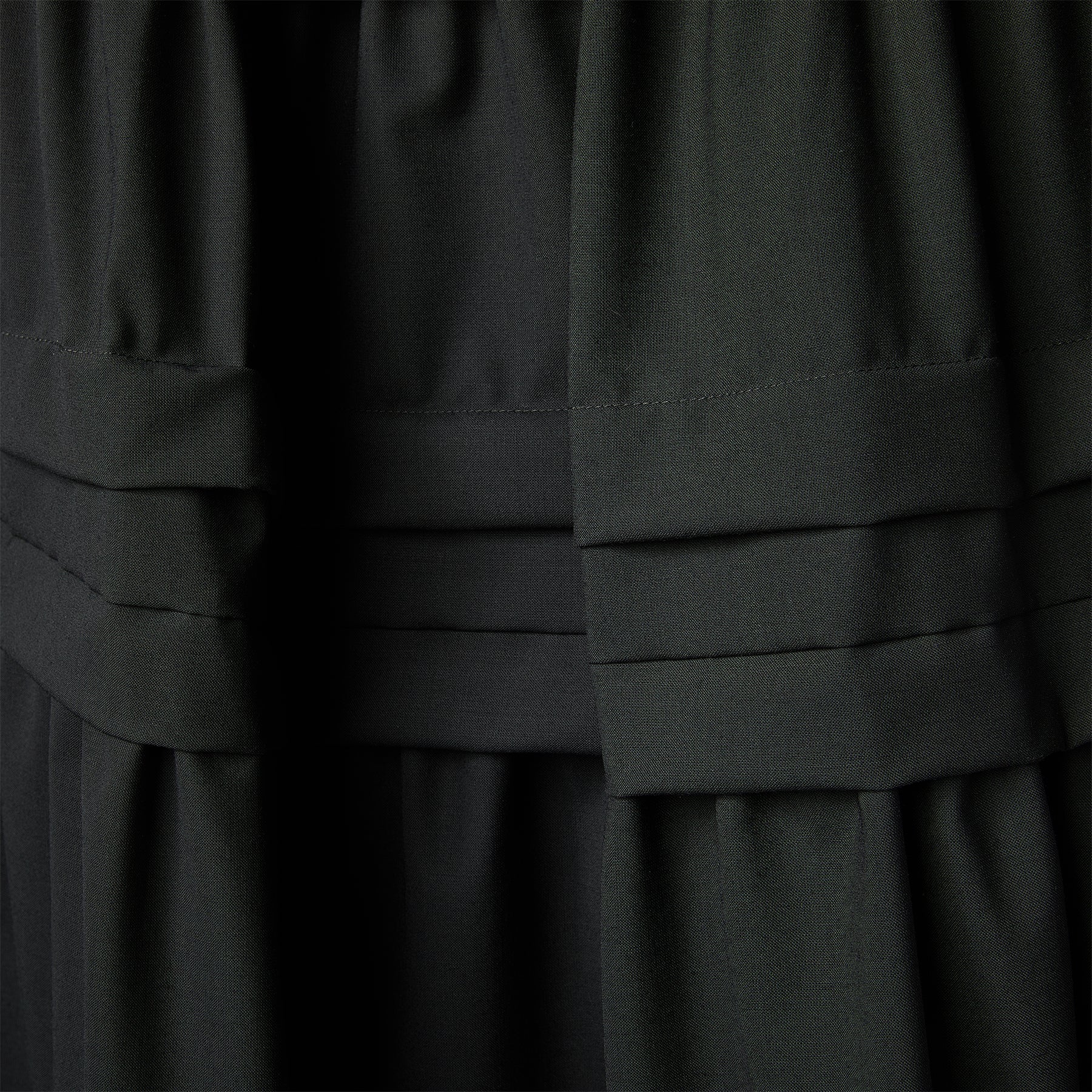 AW26 PLEATED LONG SKIRT