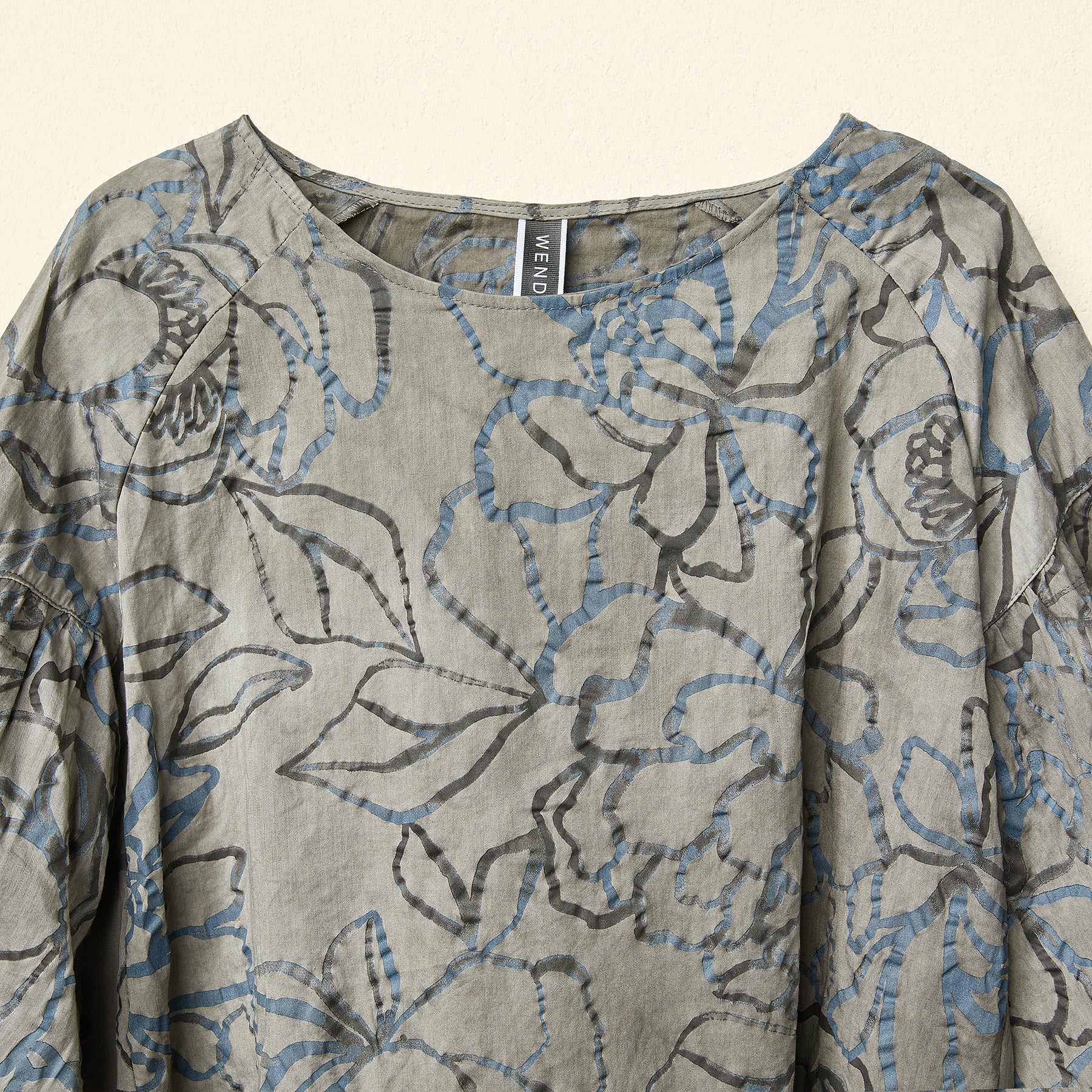 BELL SLEEVES BLOUSE